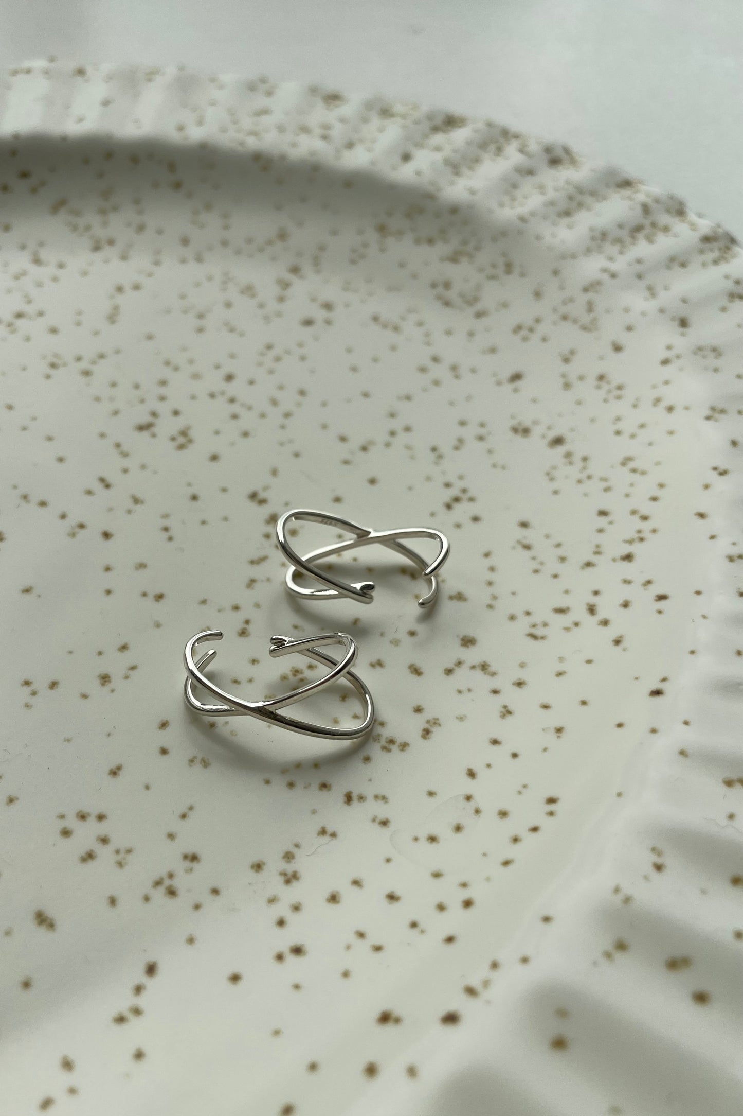 cross line ear cuff【Silver】