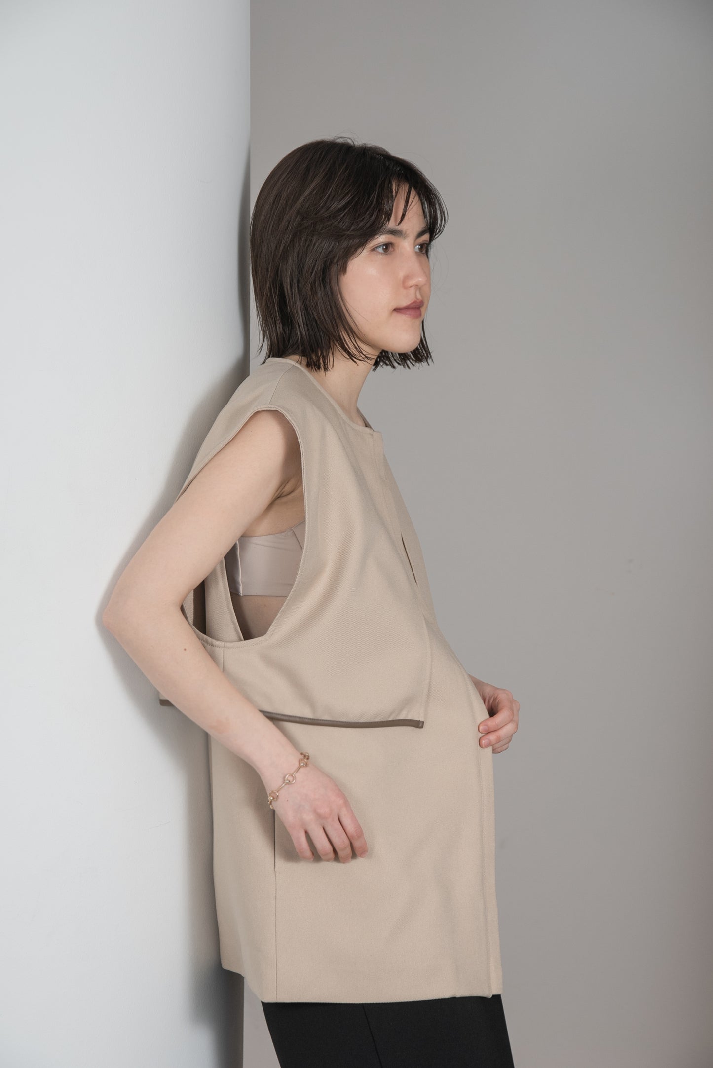 leather piping yoke vest