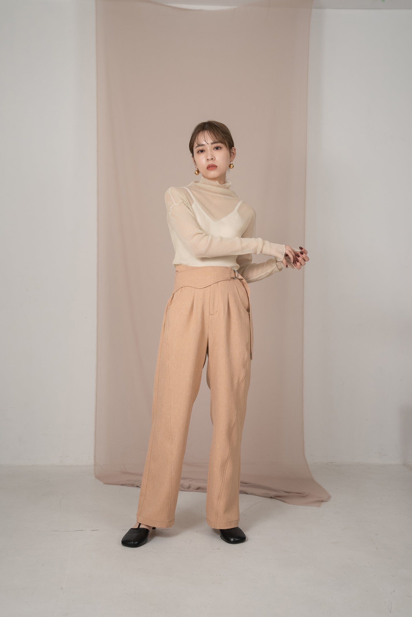 nuance belt straight pants