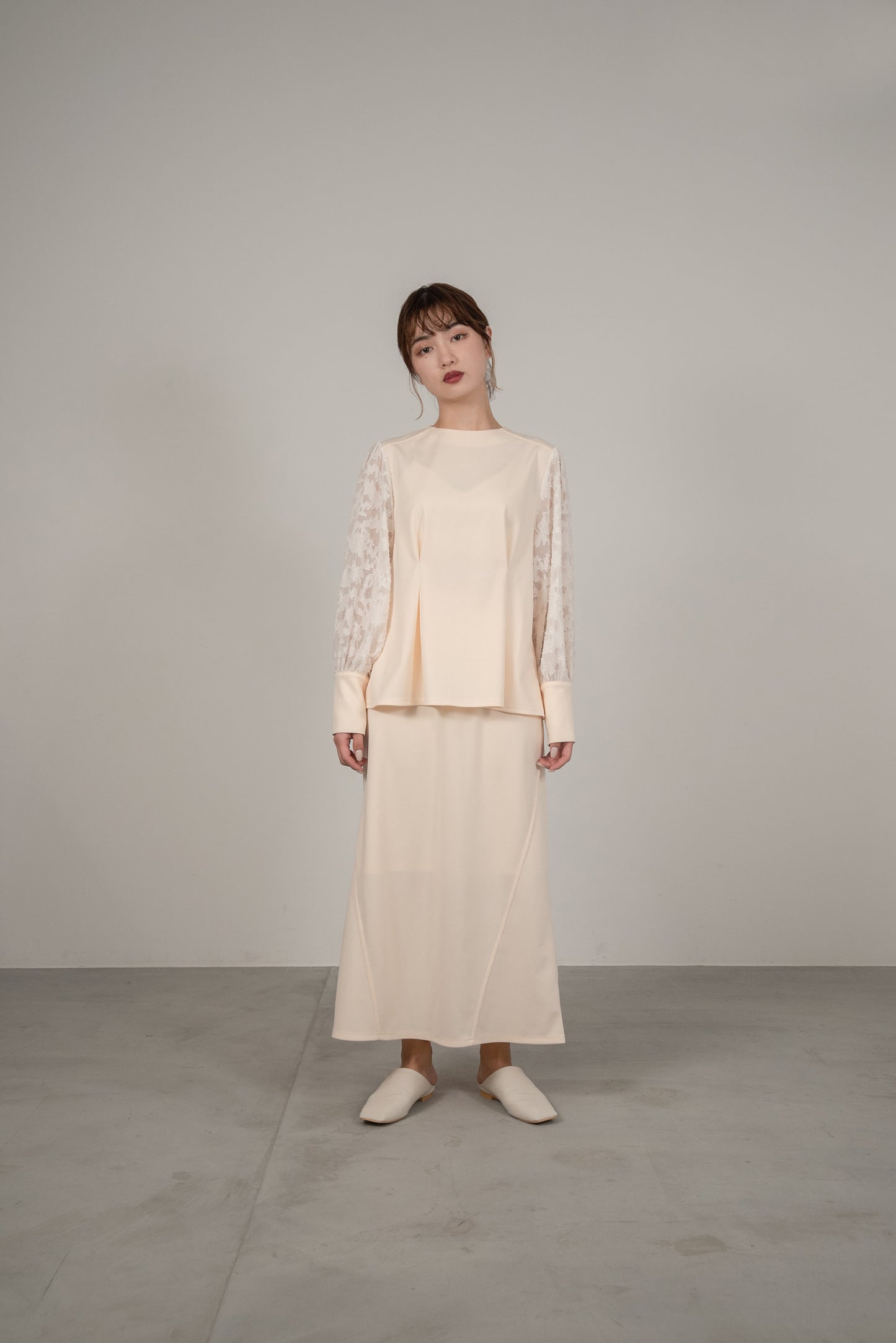 design line tuck flare skirt
