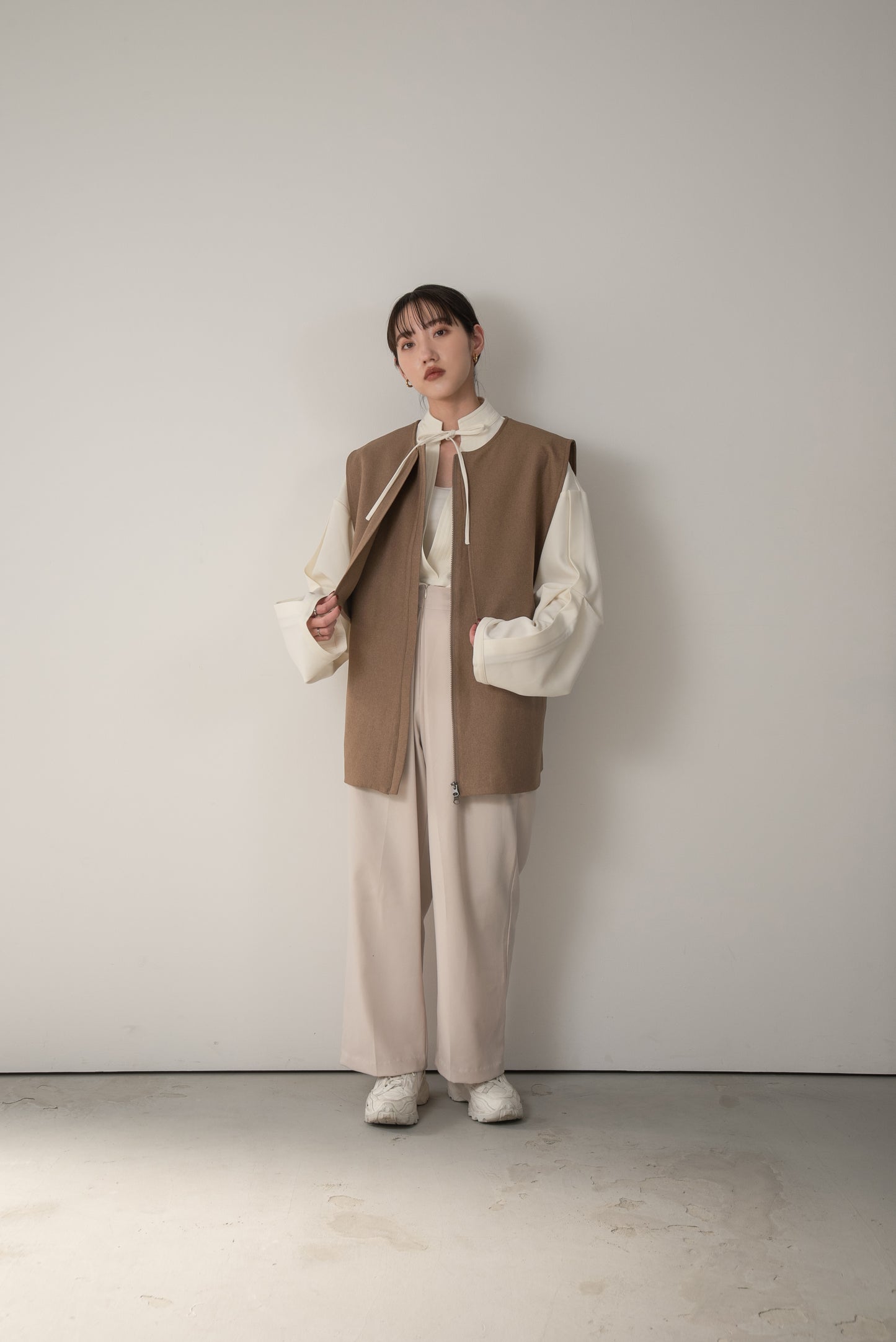 leather piping yoke vest