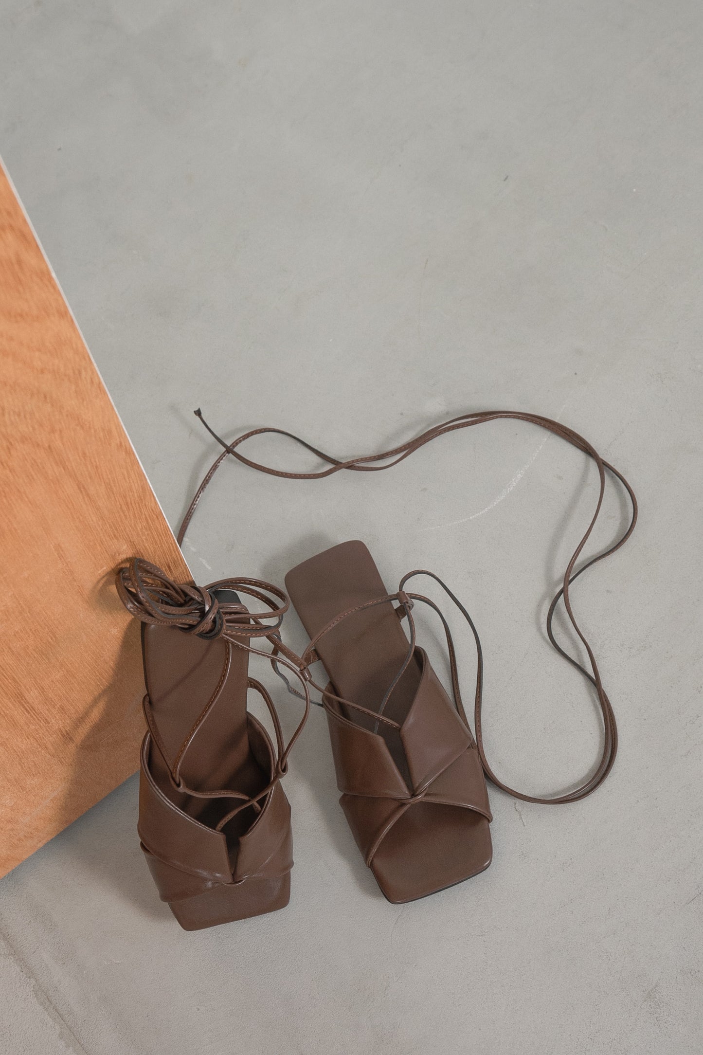 cross design lace up sandal
