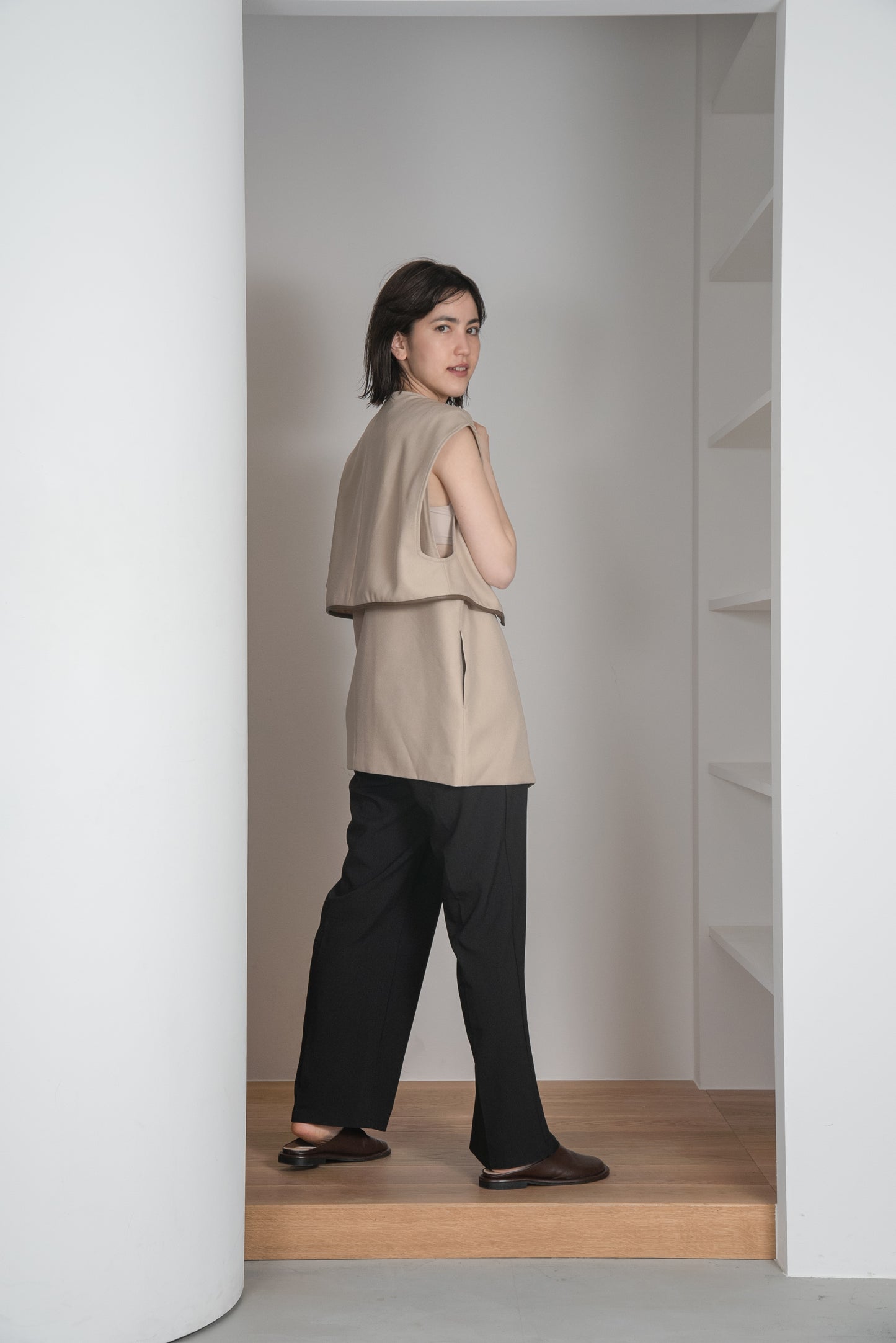 leather piping yoke vest