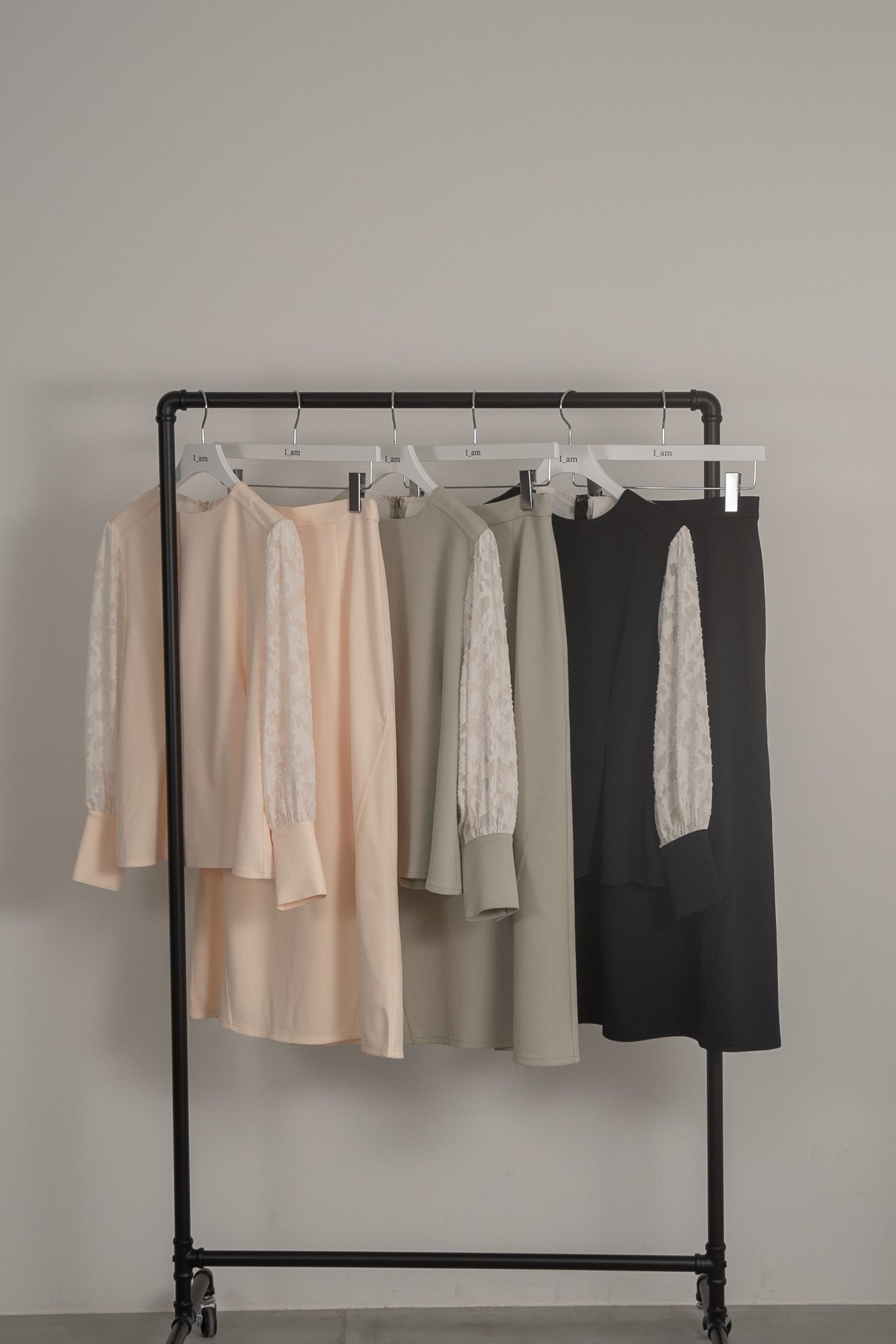 design line tuck flare skirt