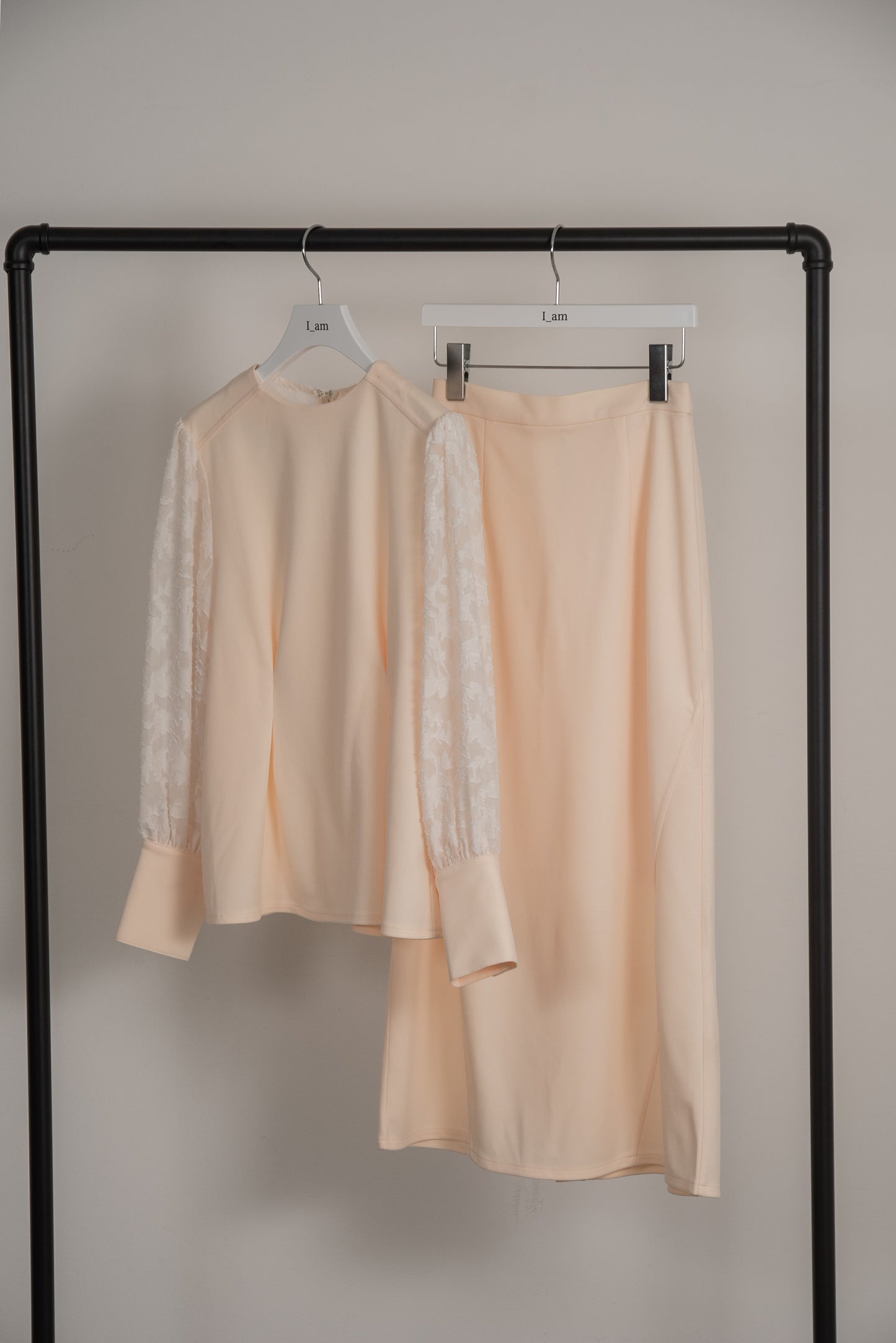 design line tuck flare skirt