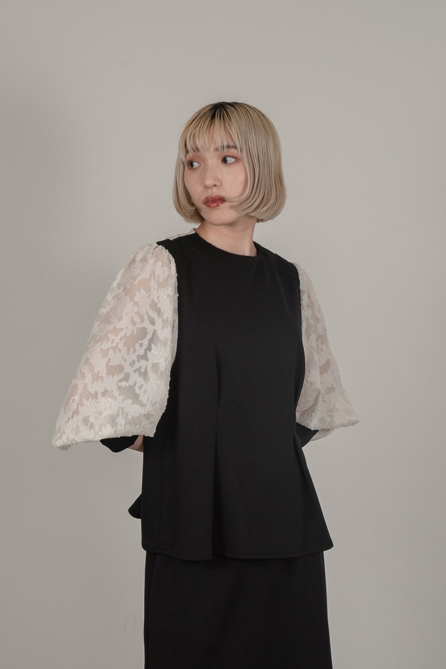 jacquard lace volume sleeve tuck blouse