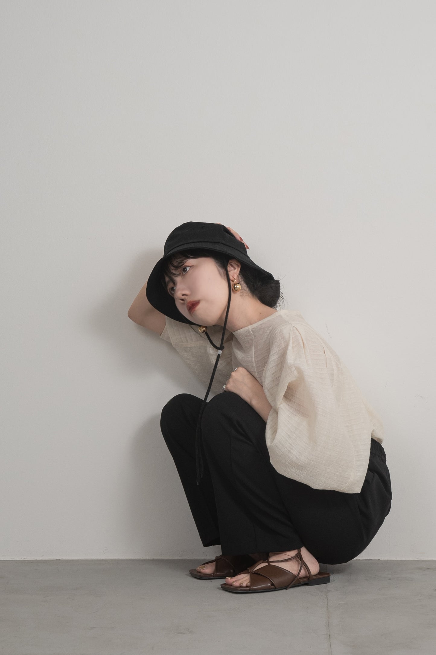 string bucket hat