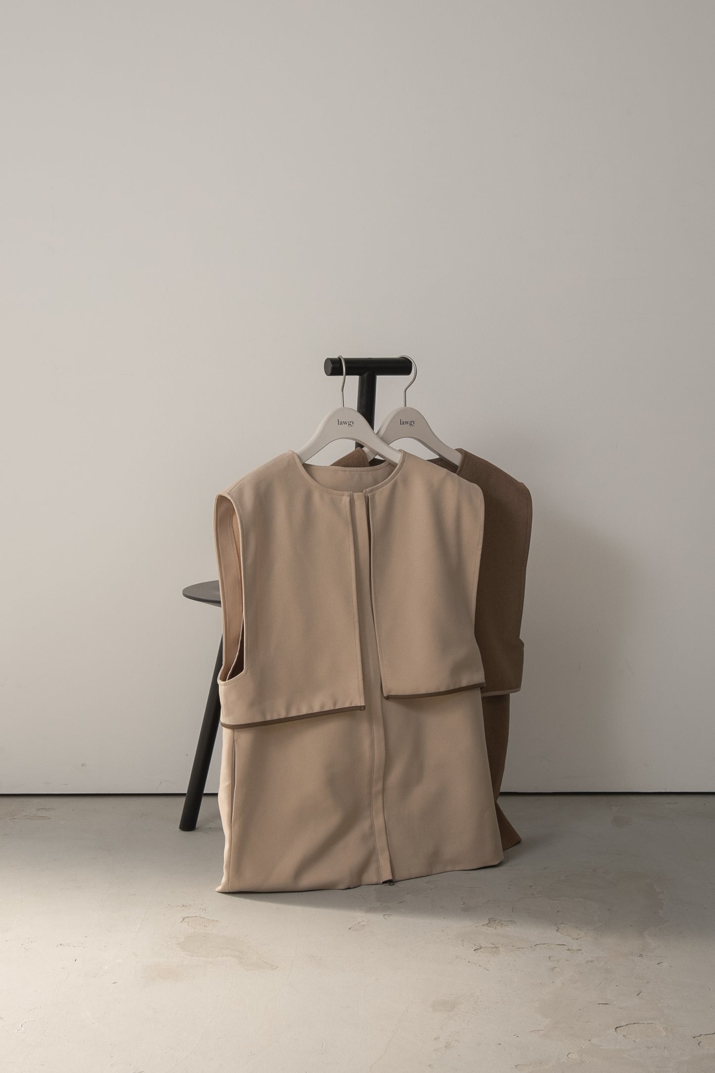 leather piping yoke vest