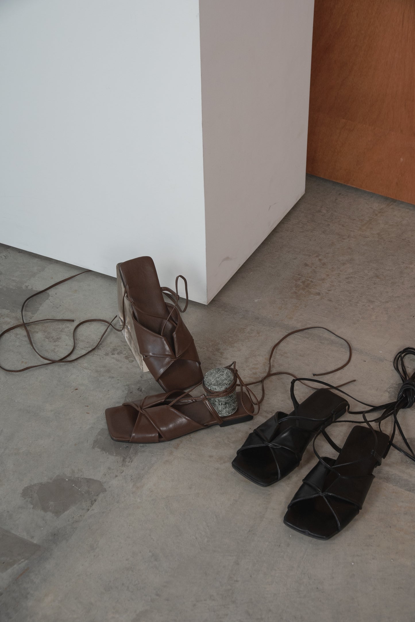 cross design lace up sandal