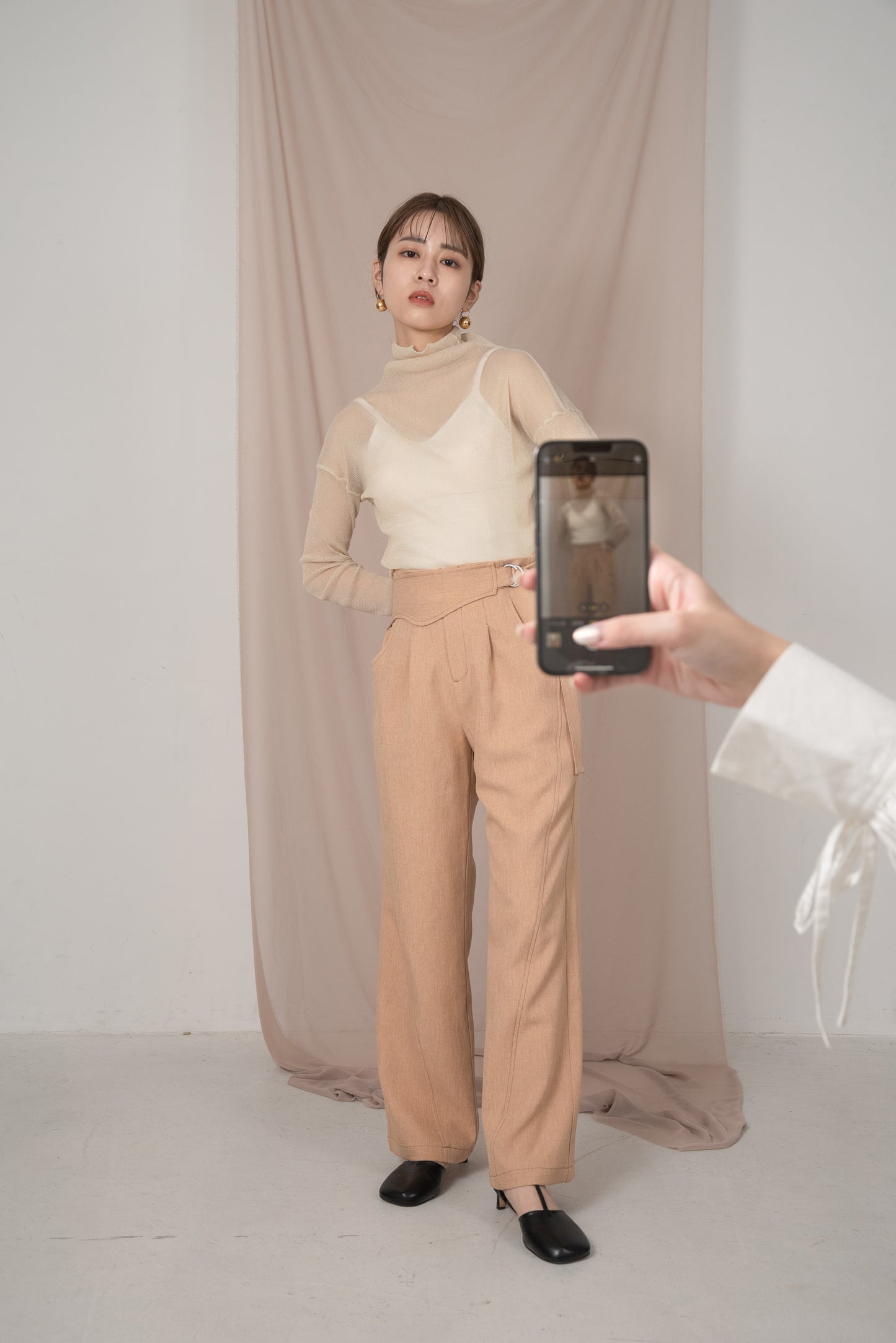 nuance belt straight pants