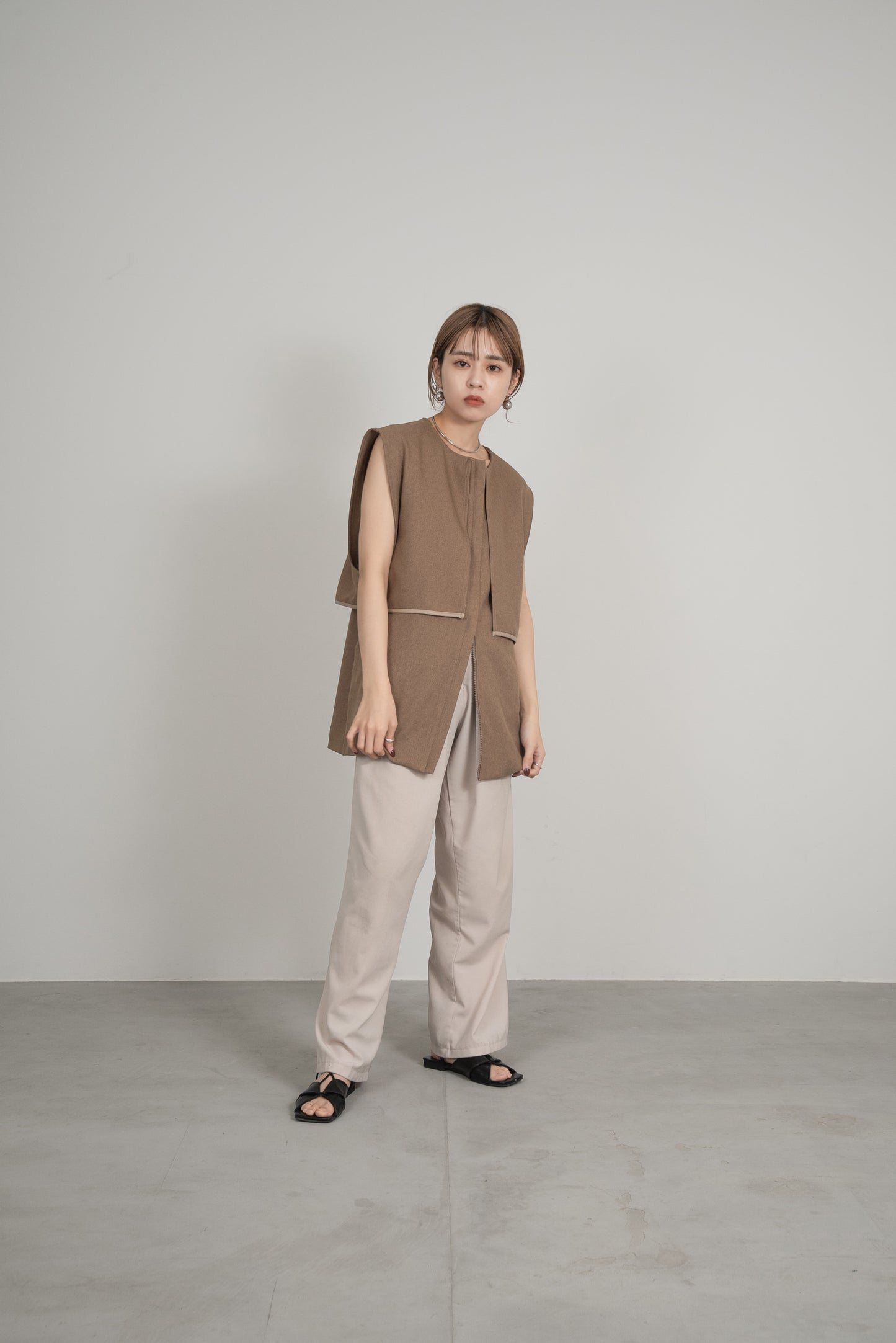 leather piping yoke vest