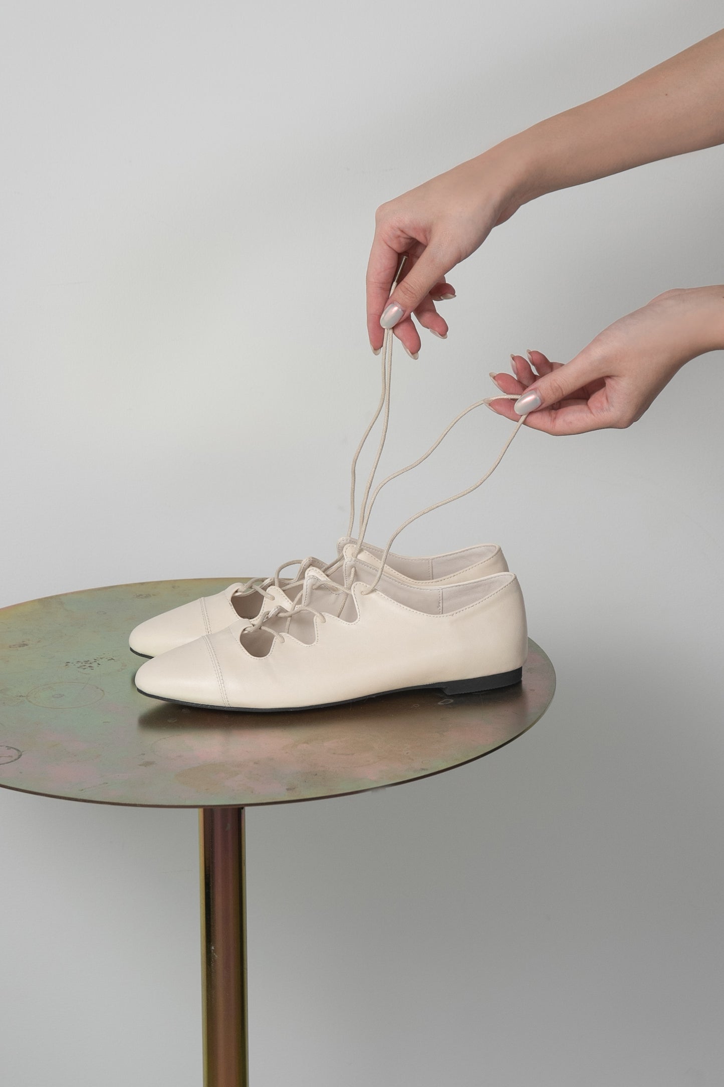 lace up flat shoes