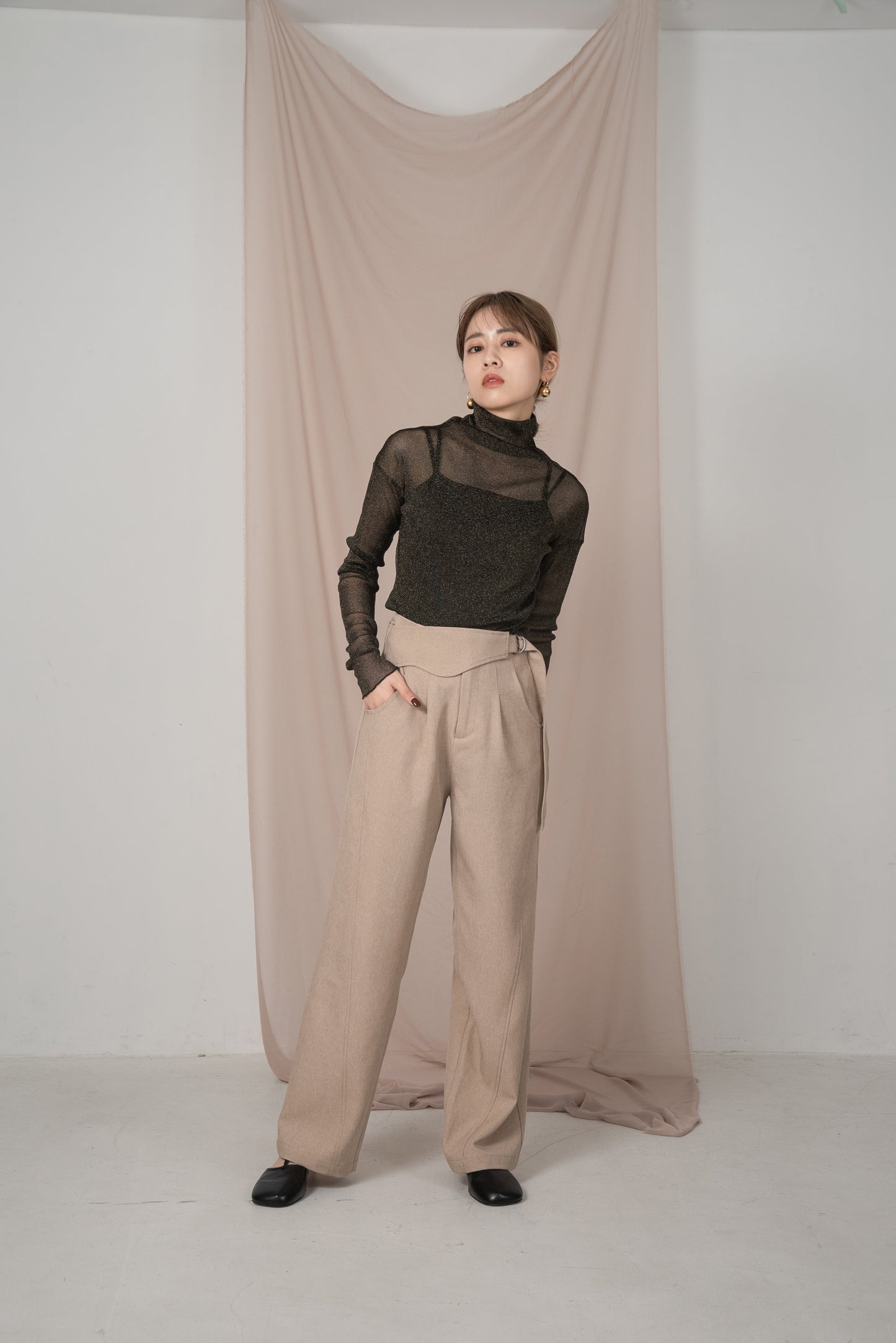 nuance belt straight pants