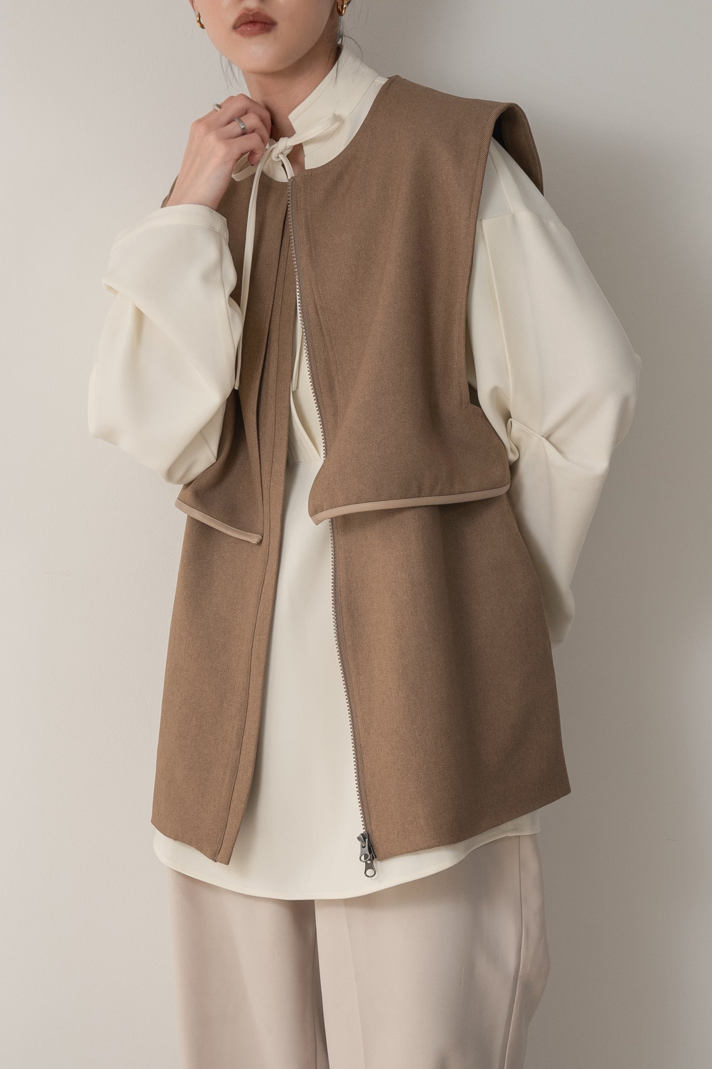 leather piping yoke vest