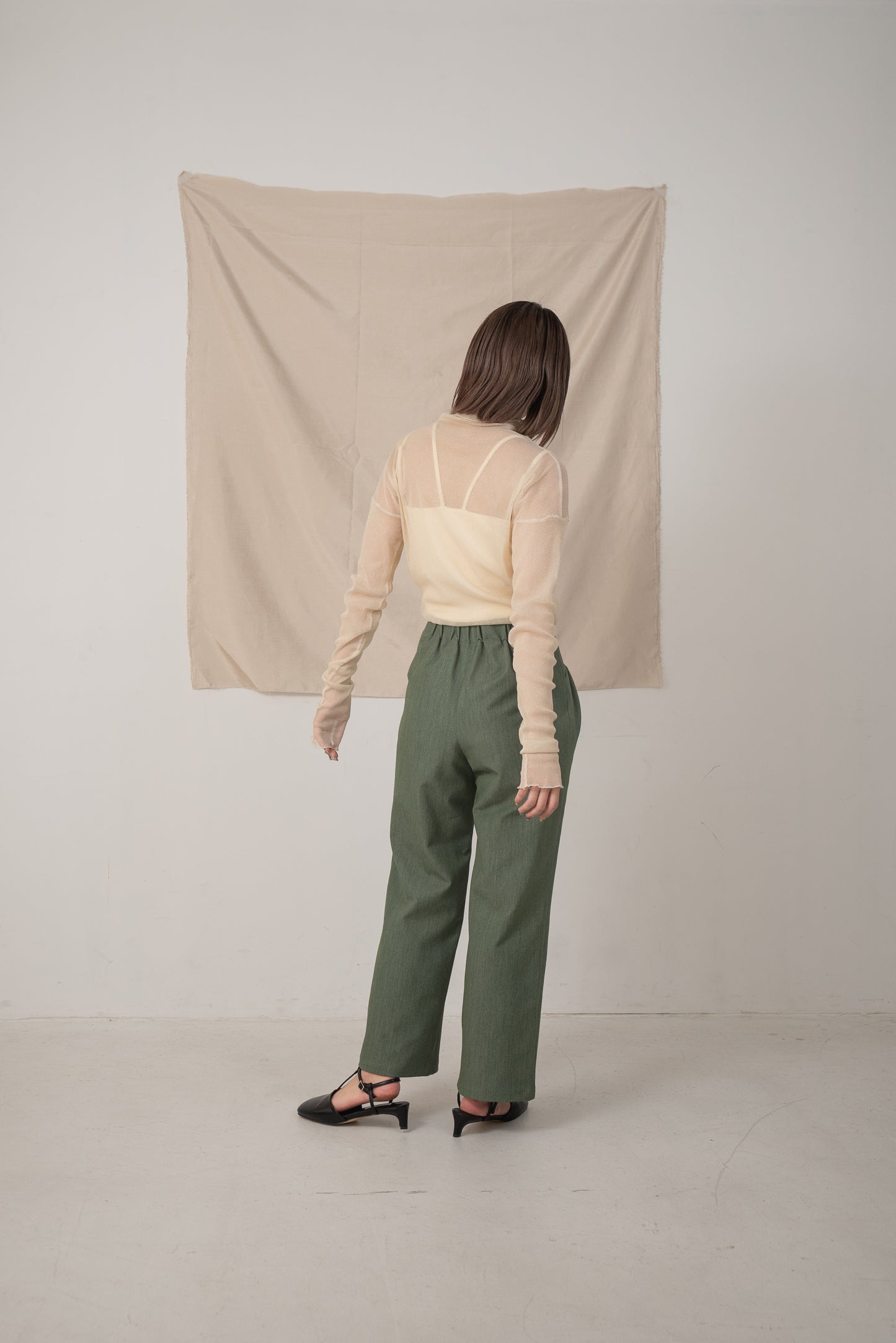 pocket tuck tapered pants