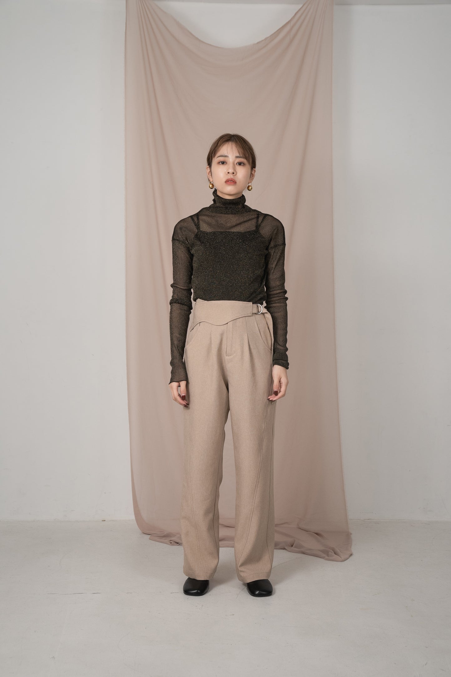 nuance belt straight pants