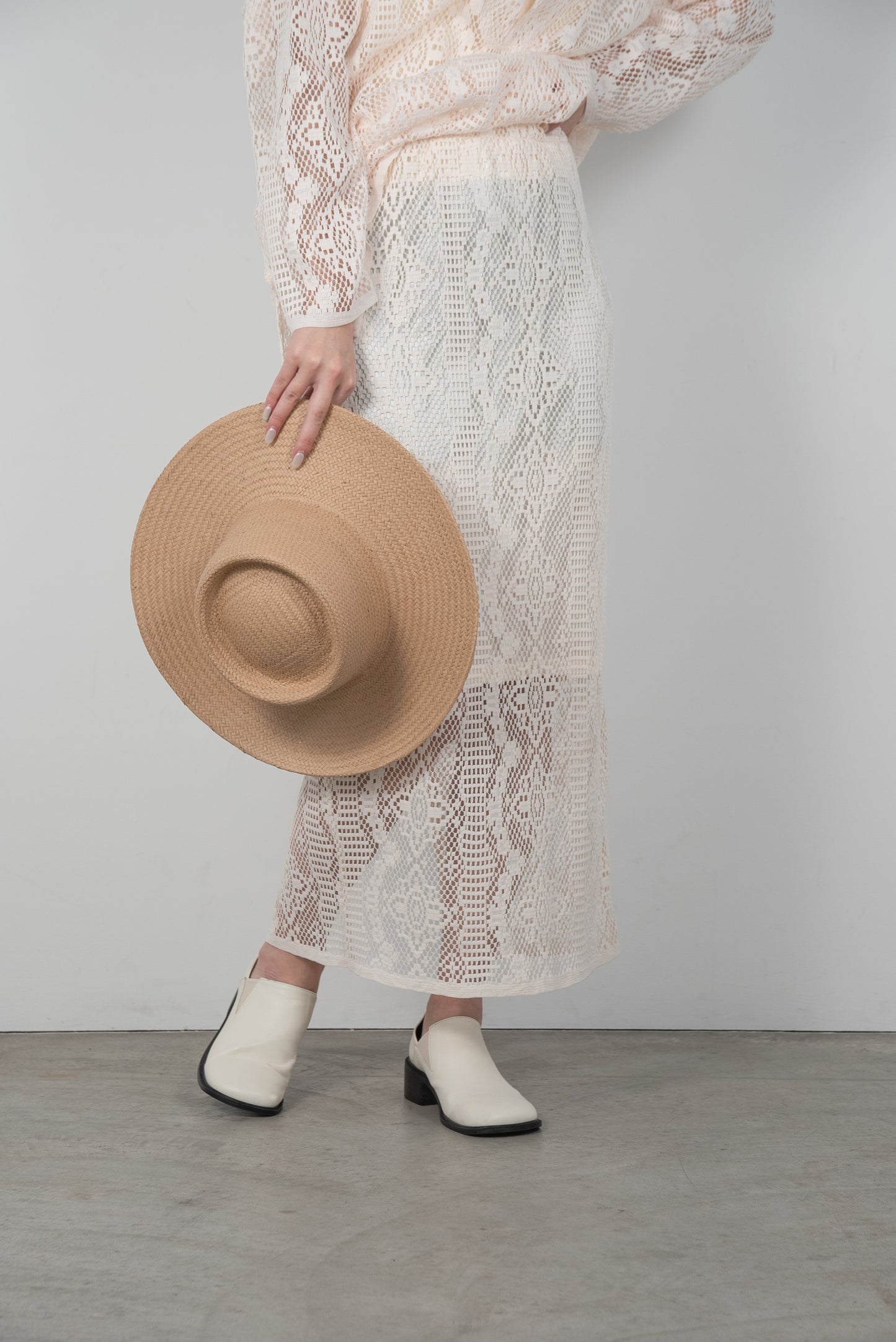 cut lace straight skirt