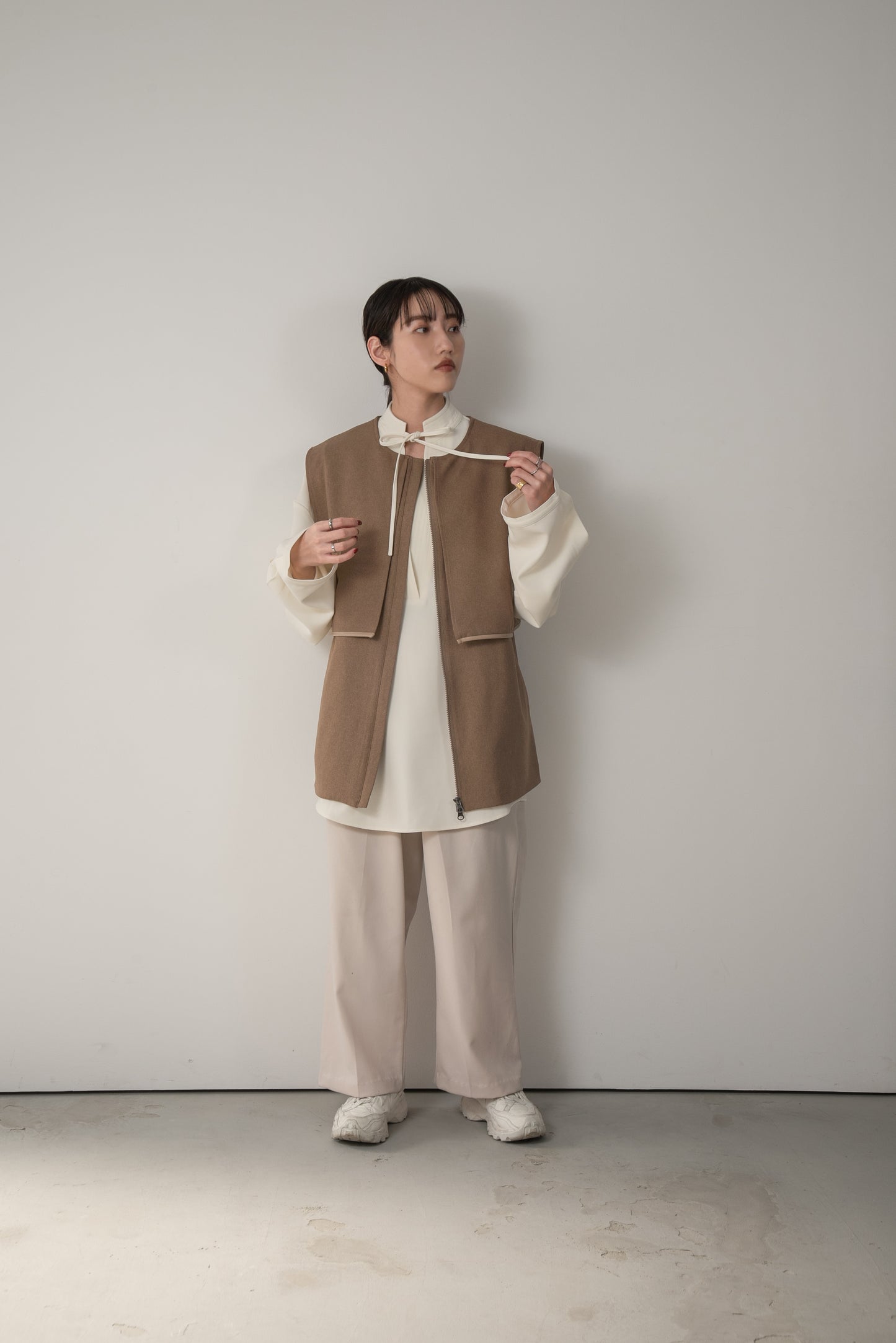 leather piping yoke vest