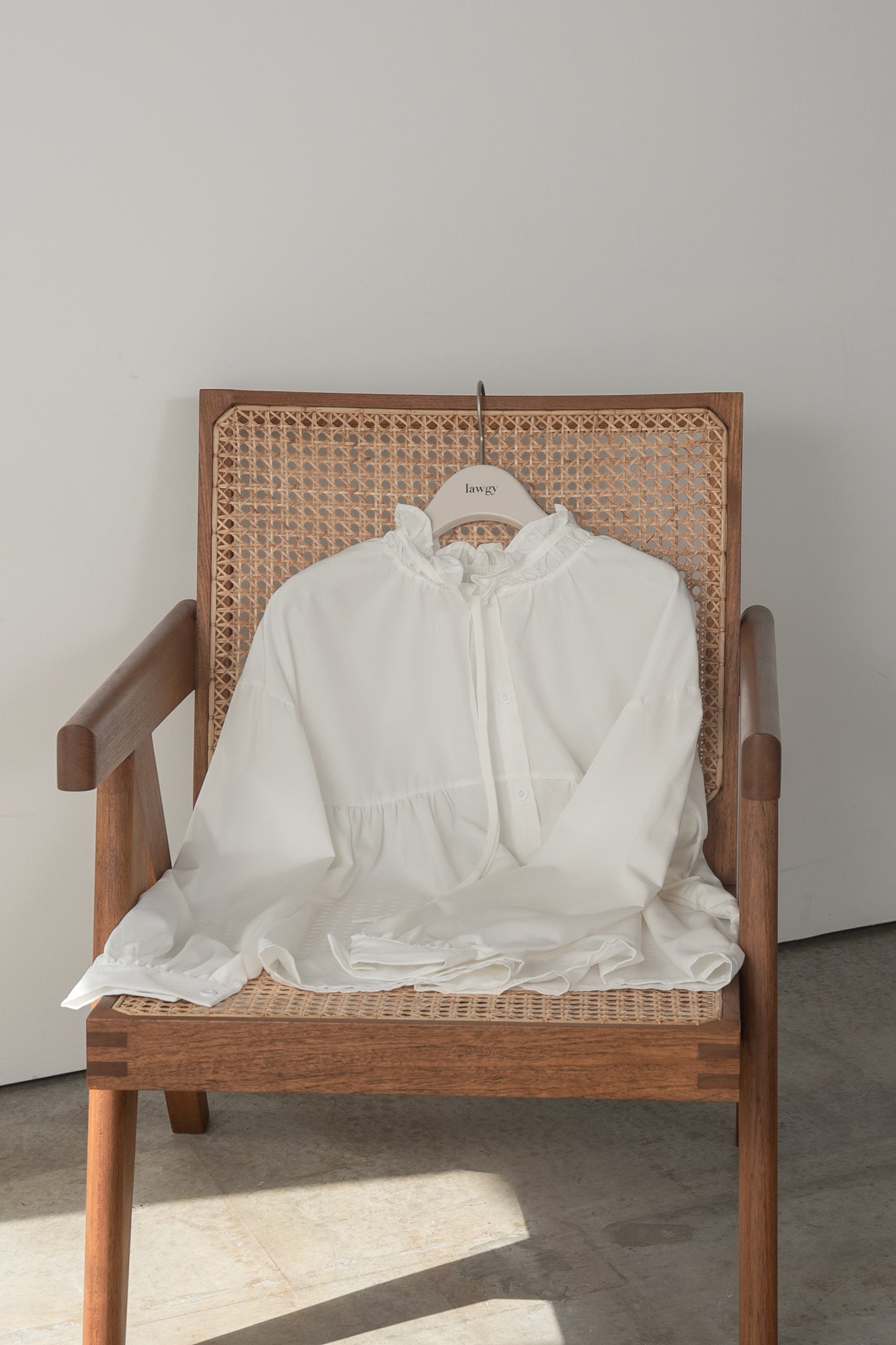 frill ribbon design shirt