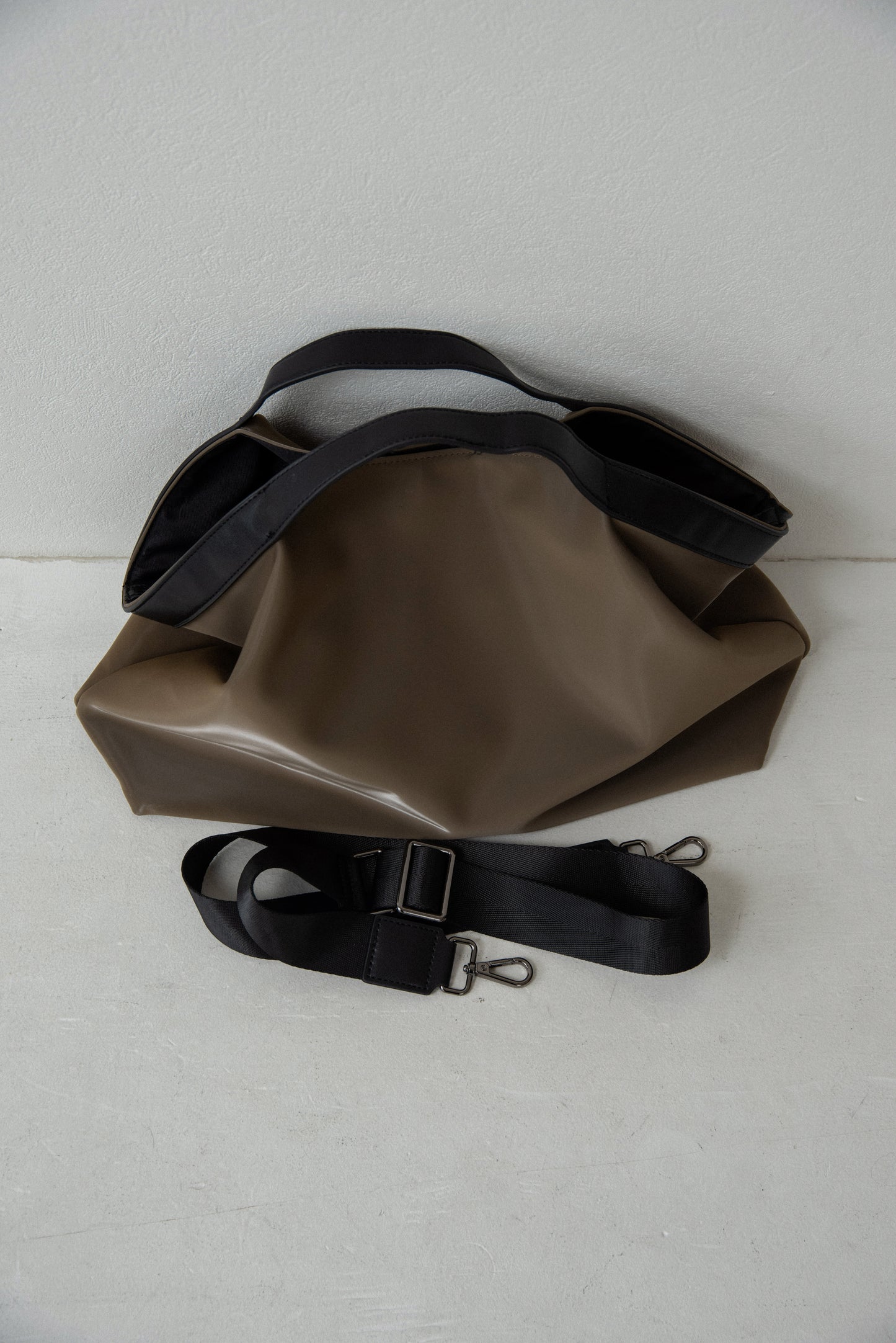 effortless piping tote bag【eim plus+限定アイテム】