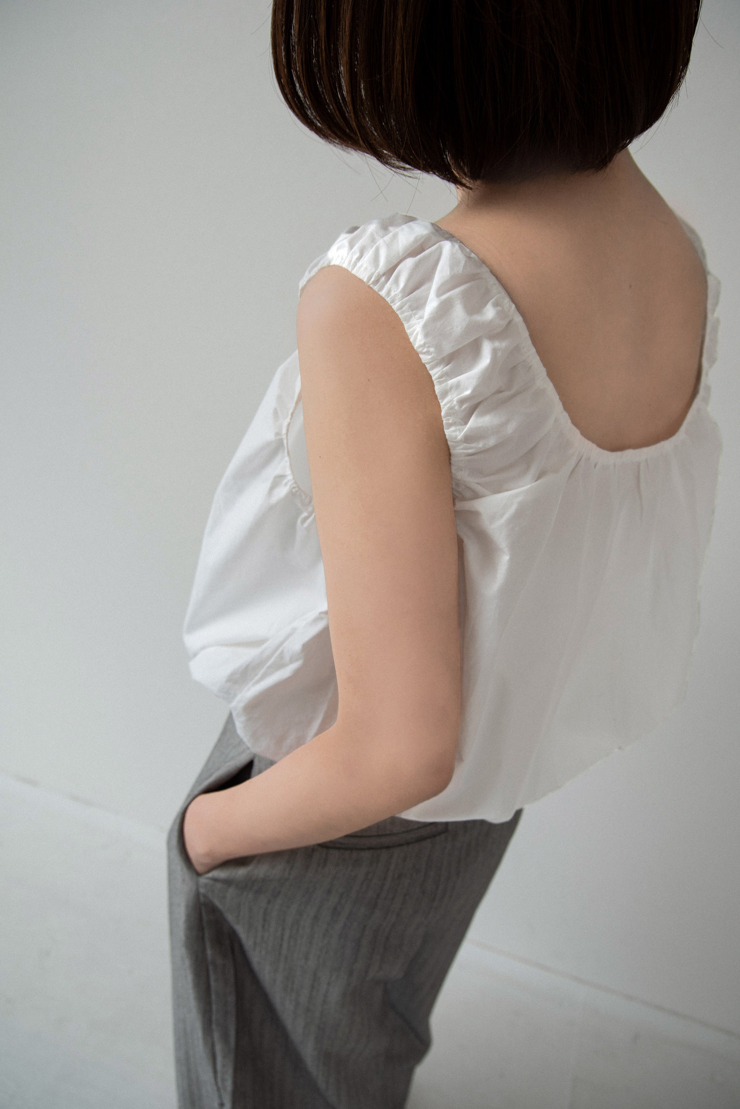balloon gather sleeveless tops – eim online（エイム オンライン）