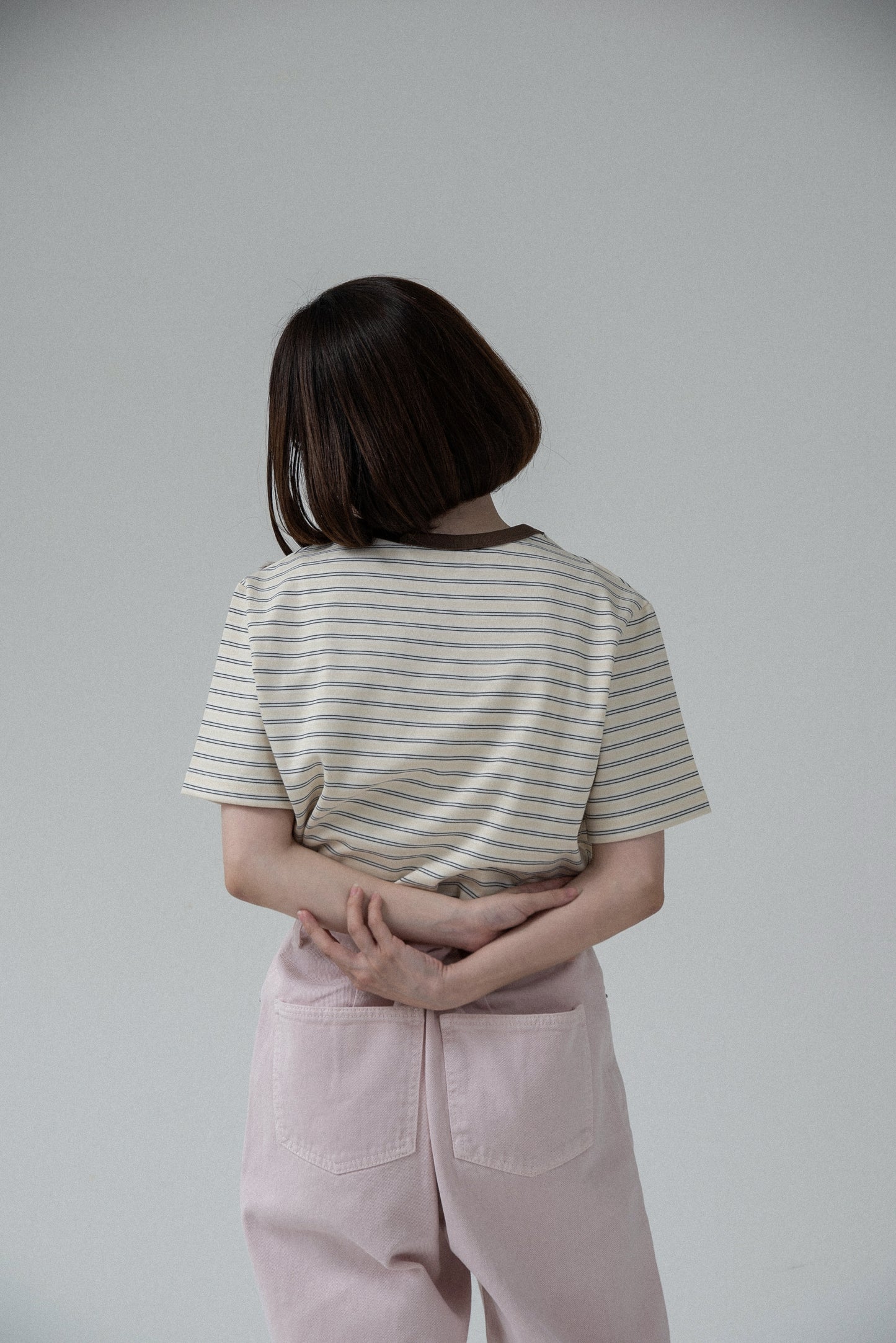 bi color neck multi border t