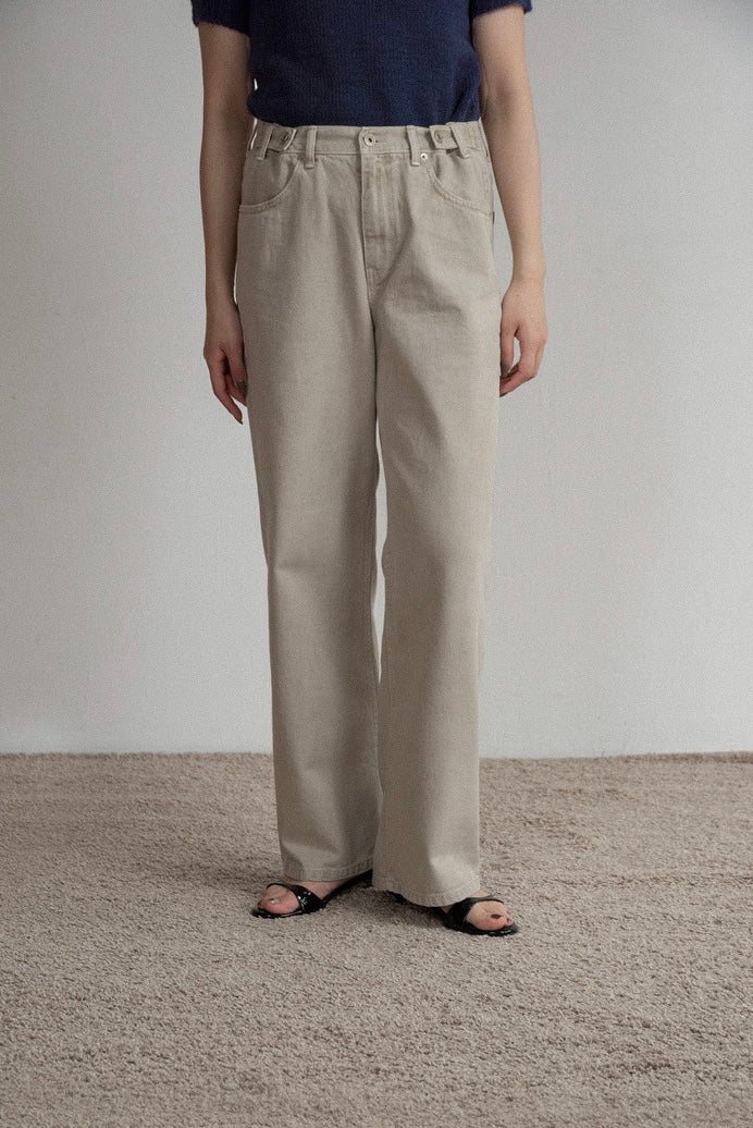 tuck button accent color pants