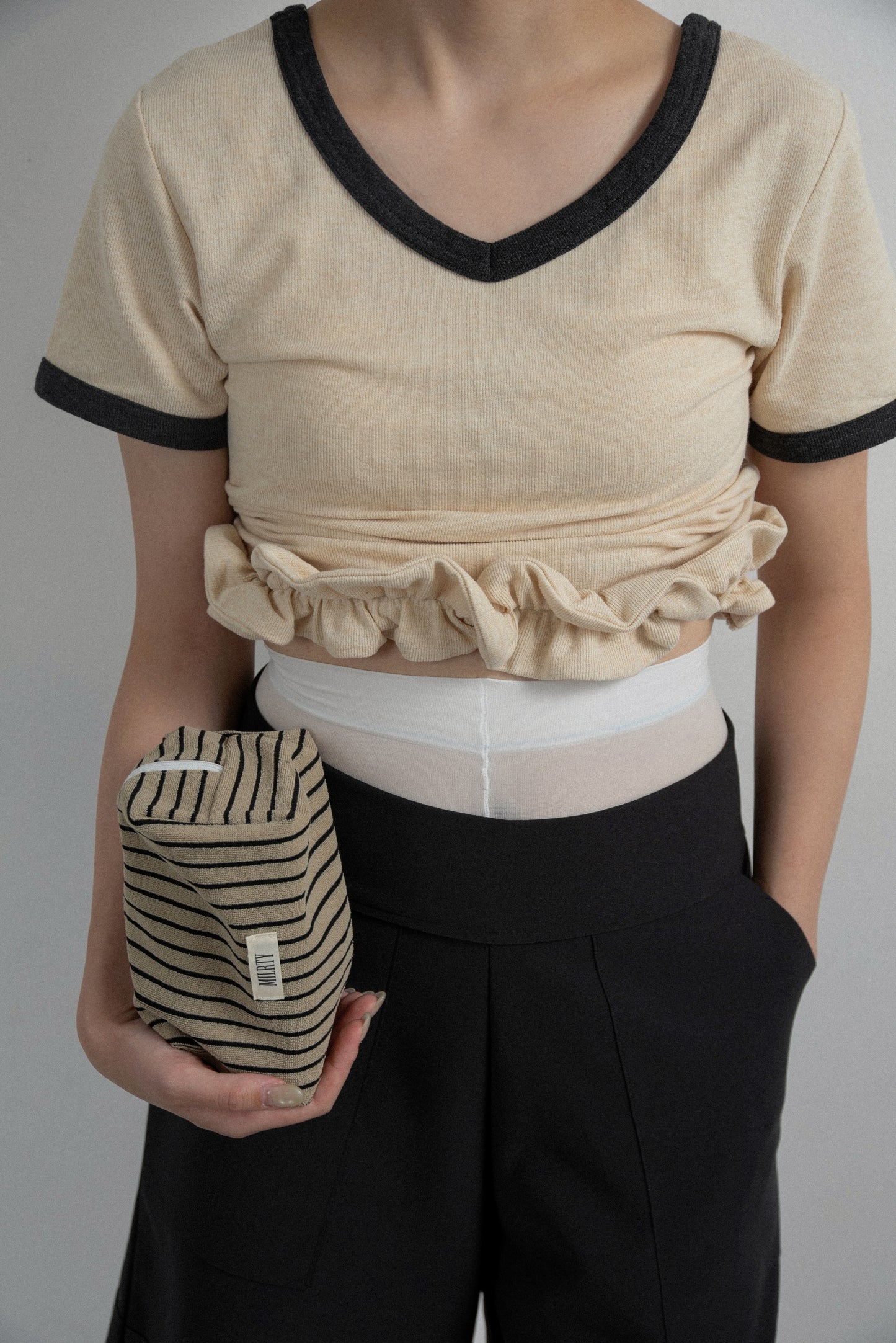 bicolor hem ruffle v tops
