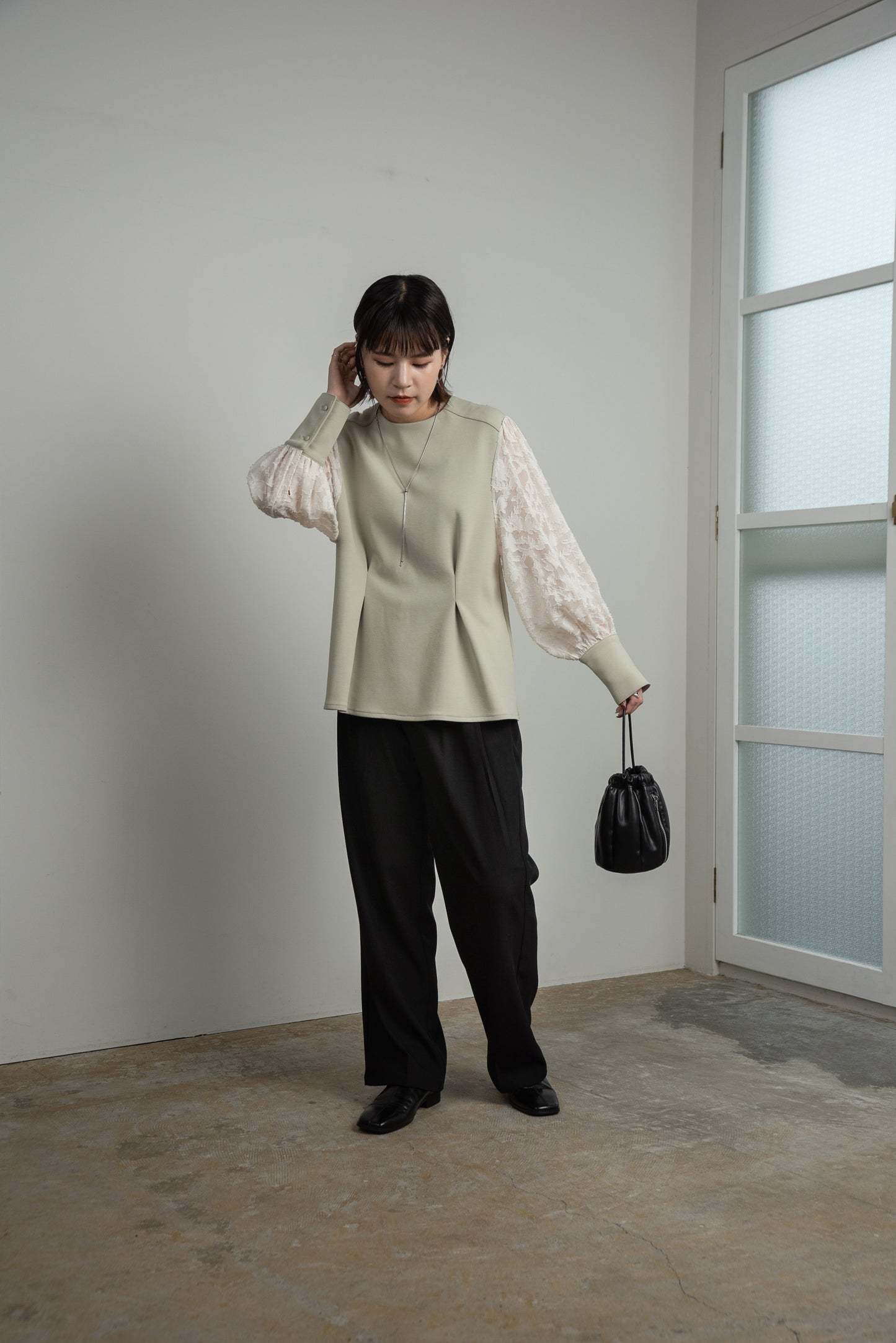 jacquard lace volume sleeve tuck blouse