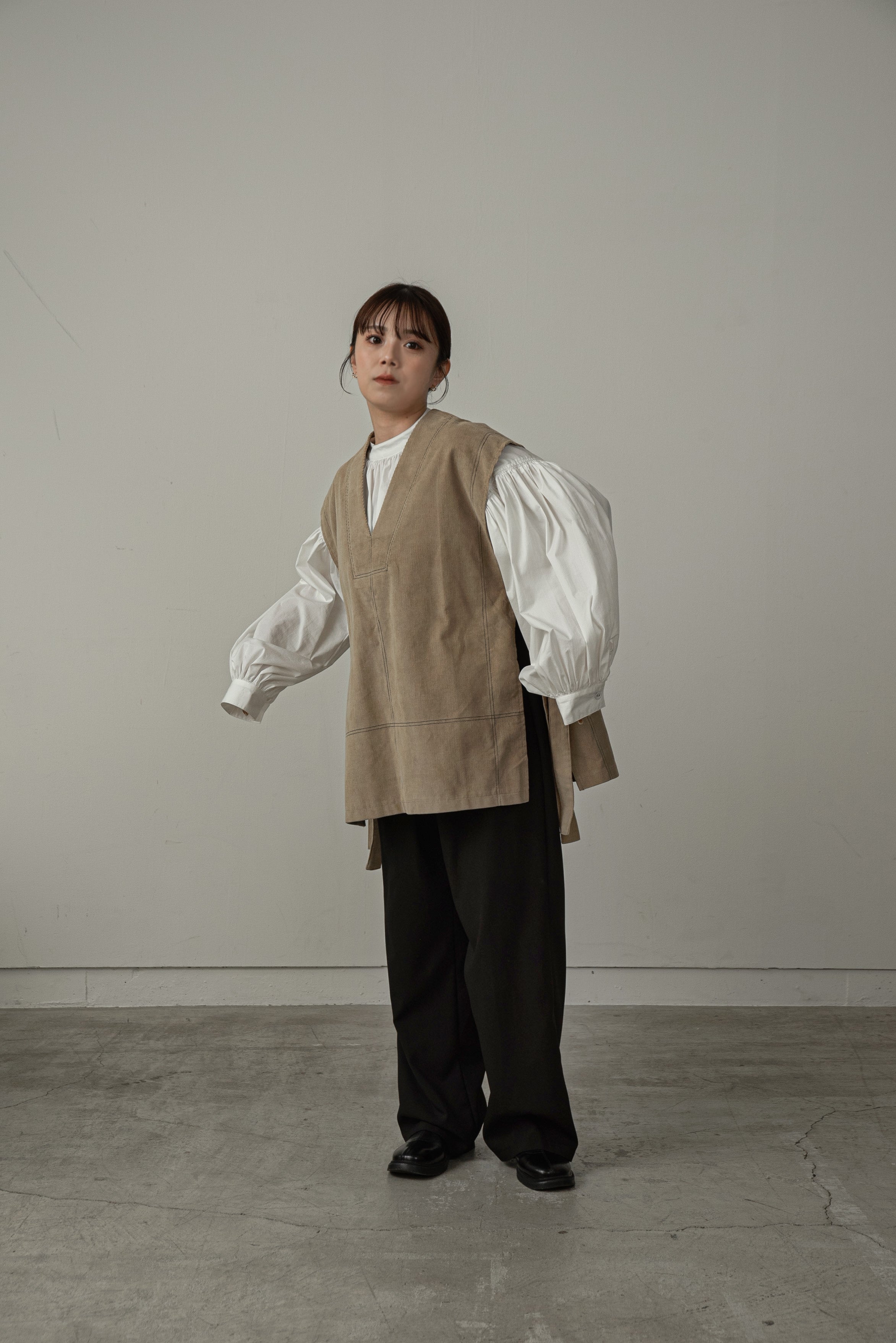 corduroy double stitch design vest【eim plus+限定アイテム】 – eim