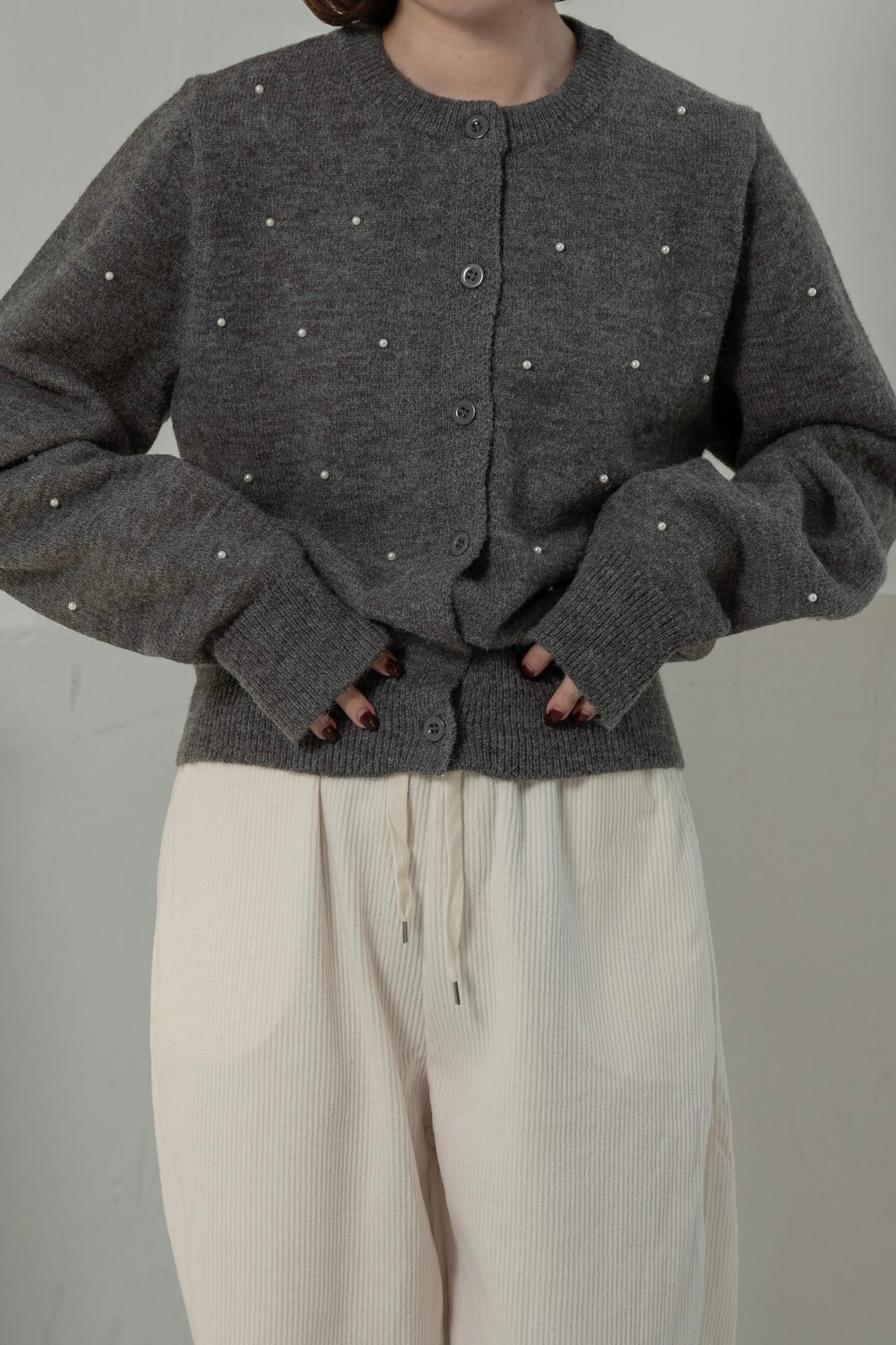 pearl like simple silhouette cardigan