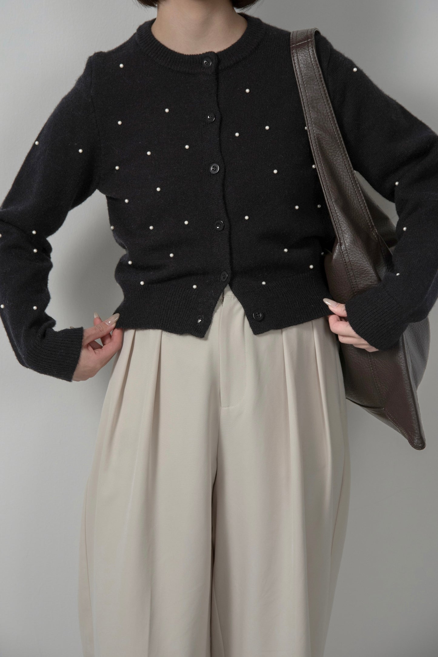 pearl like simple silhouette cardigan