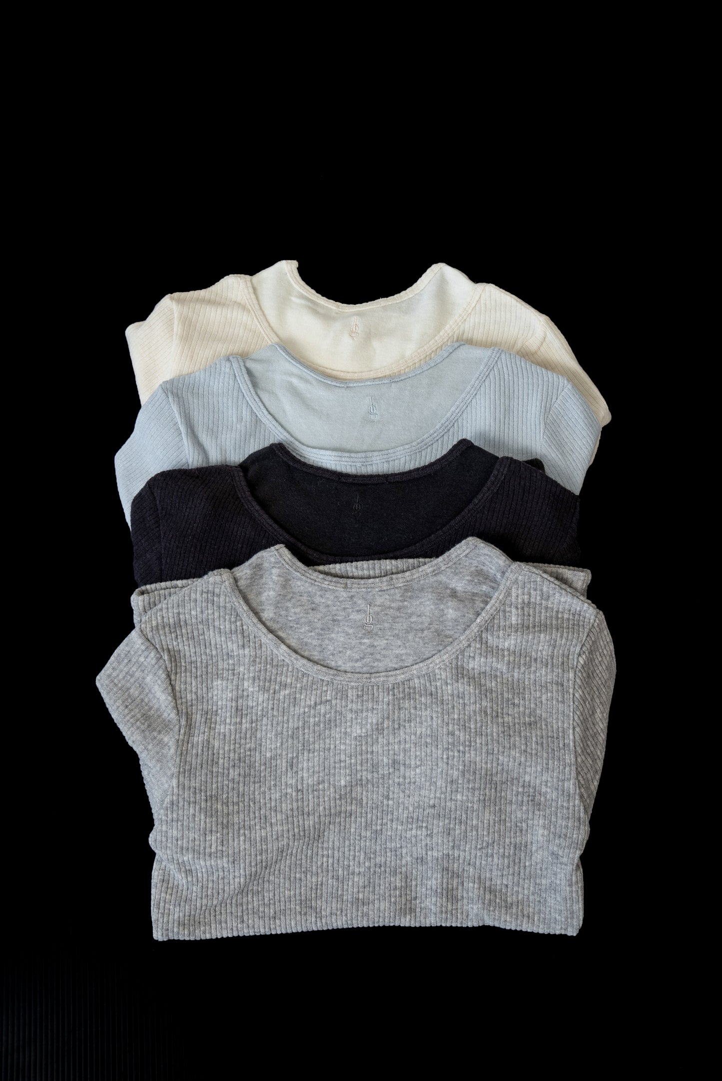crew neck like layered pattern tops