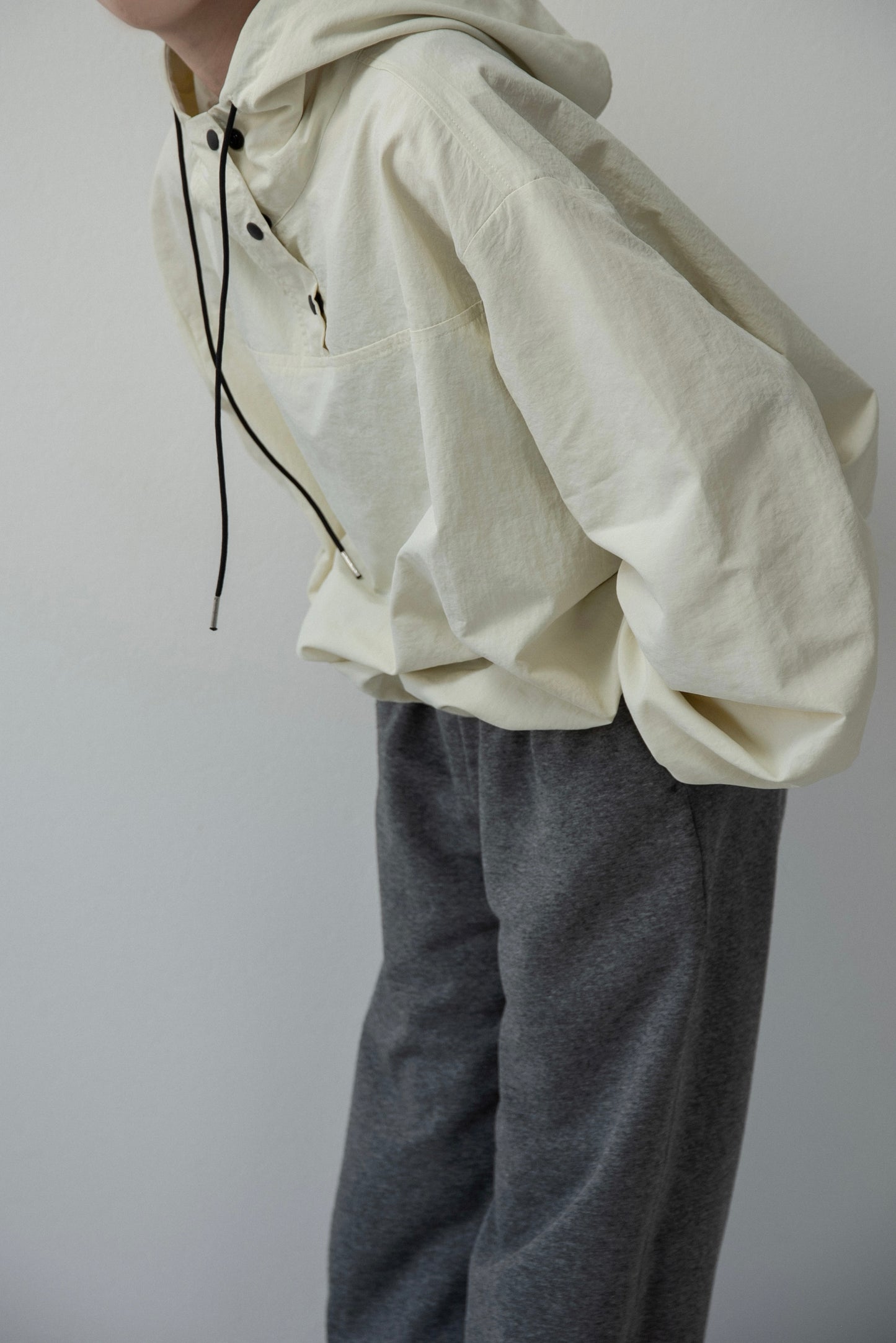 half button shaka hooded blouson