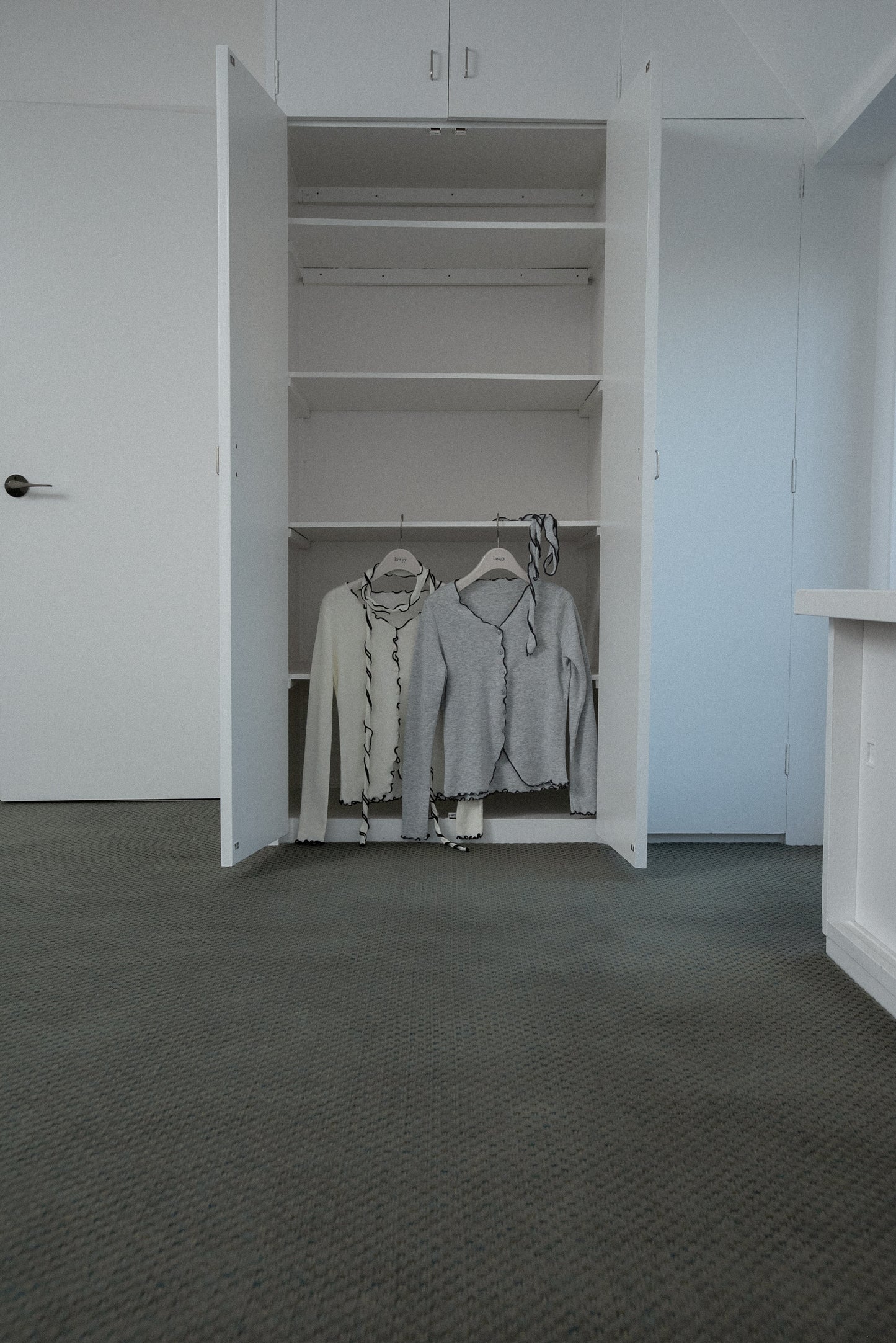 bi color mellow tie cardigan