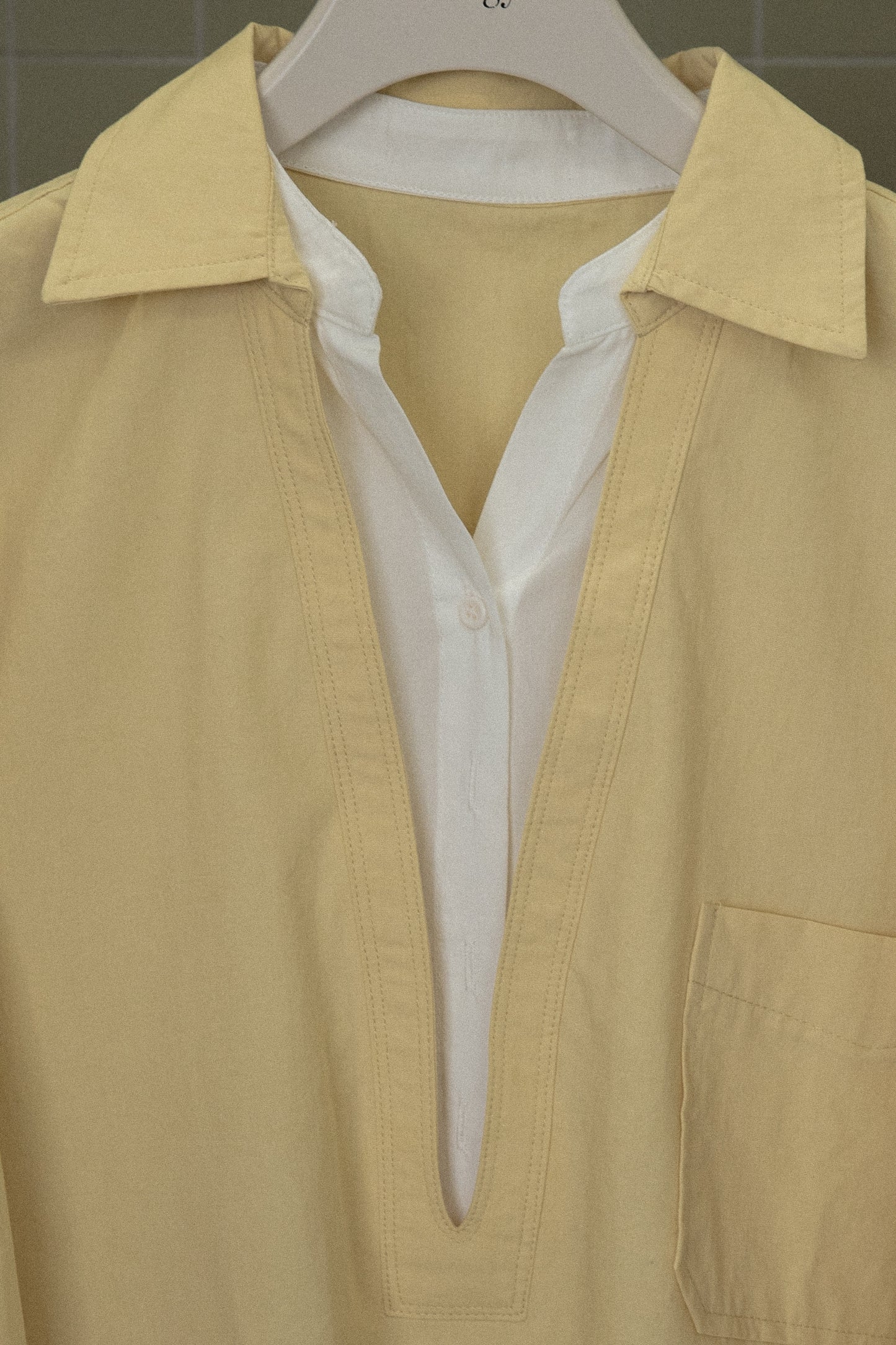 double wind accent v neck shirt