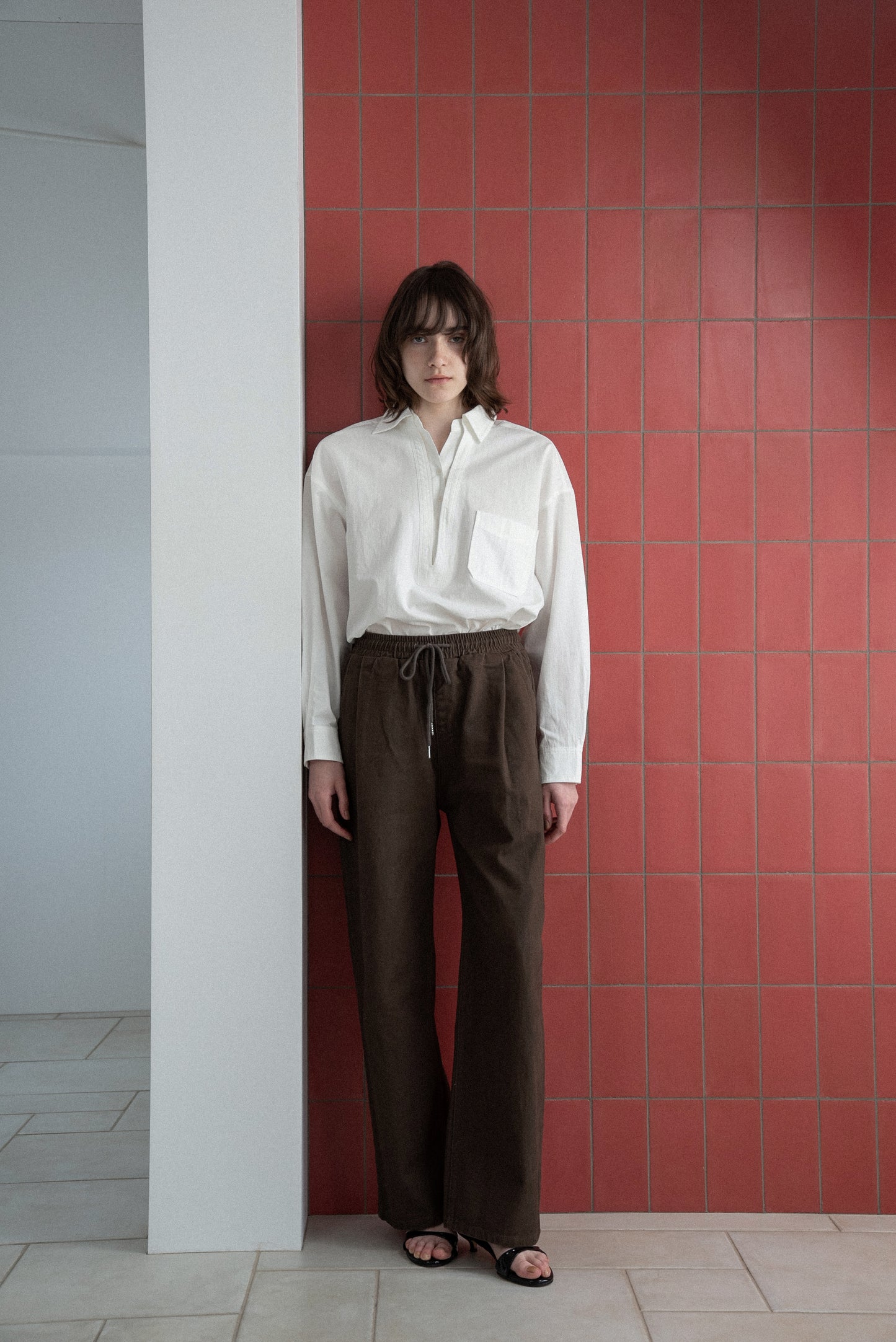 double wind accent v neck shirt