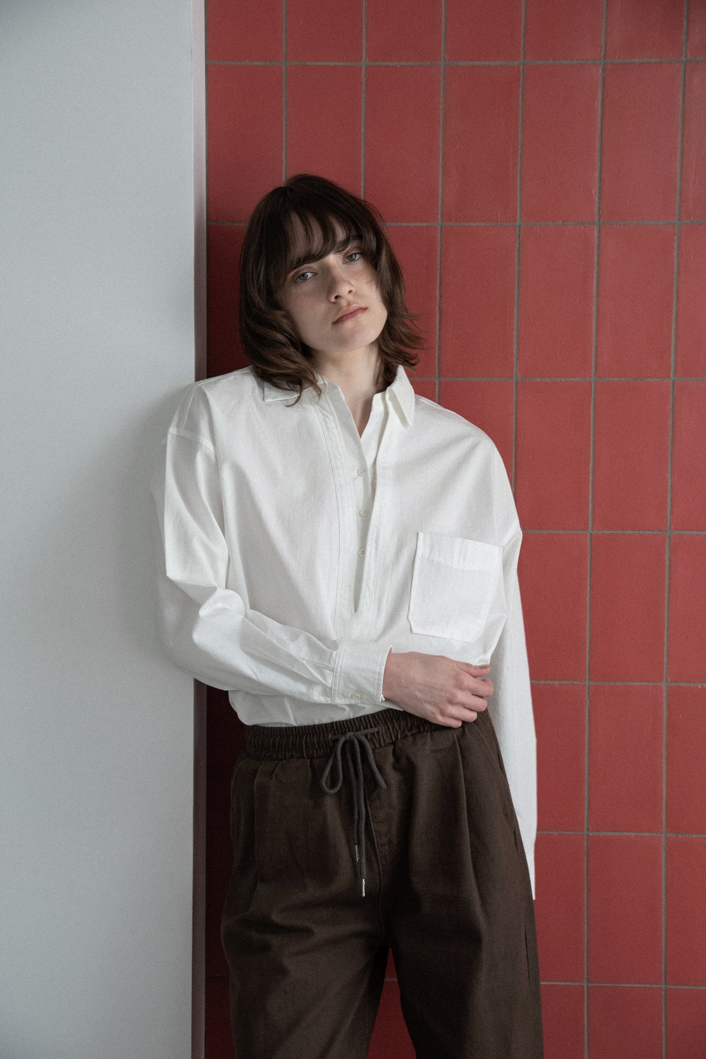 double wind accent v neck shirt