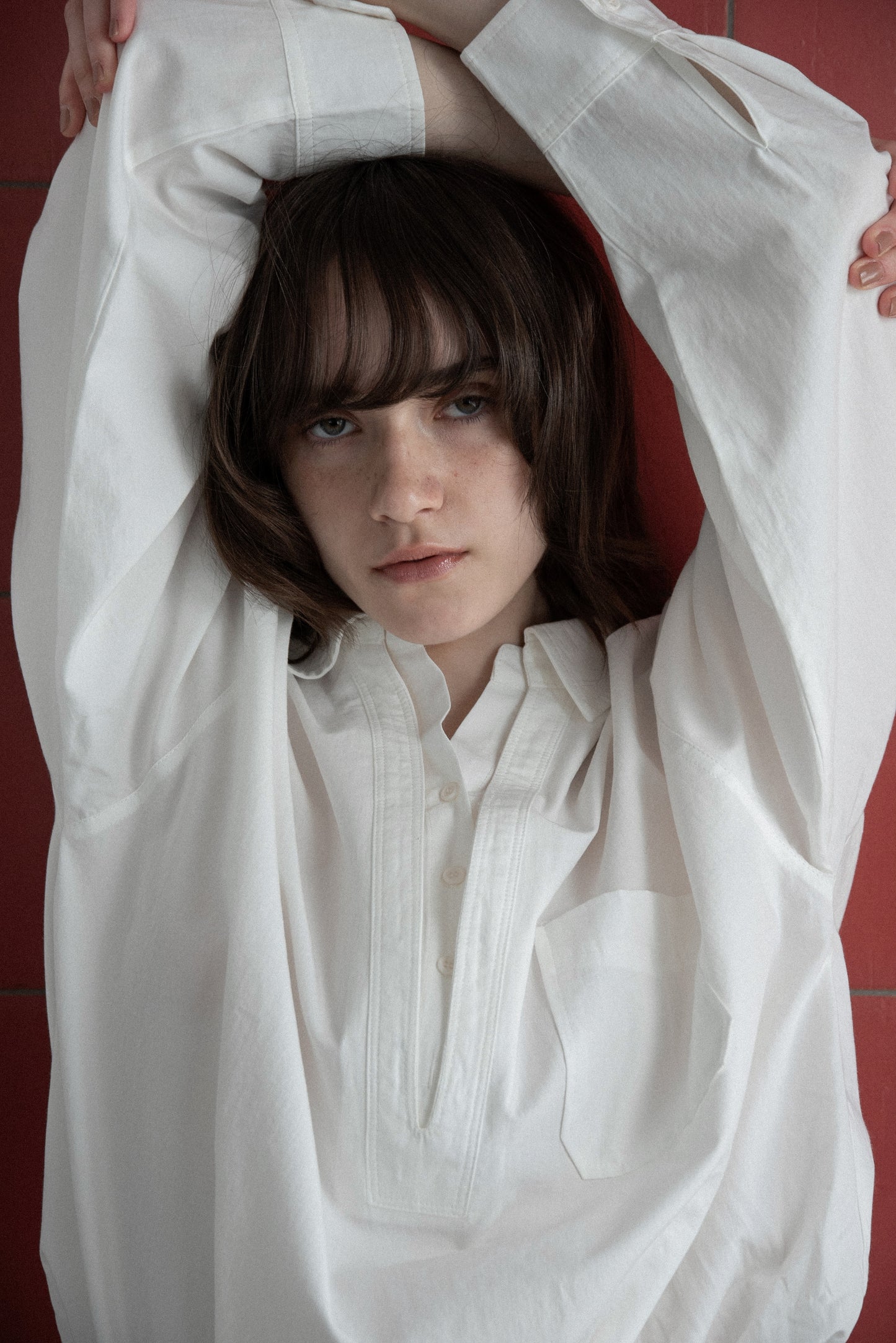 double wind accent v neck shirt