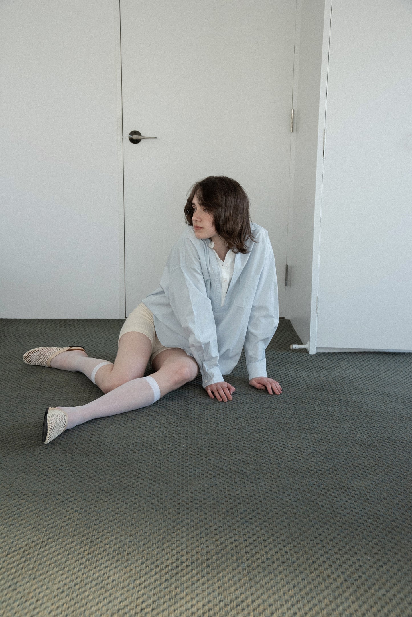 double wind accent v neck shirt