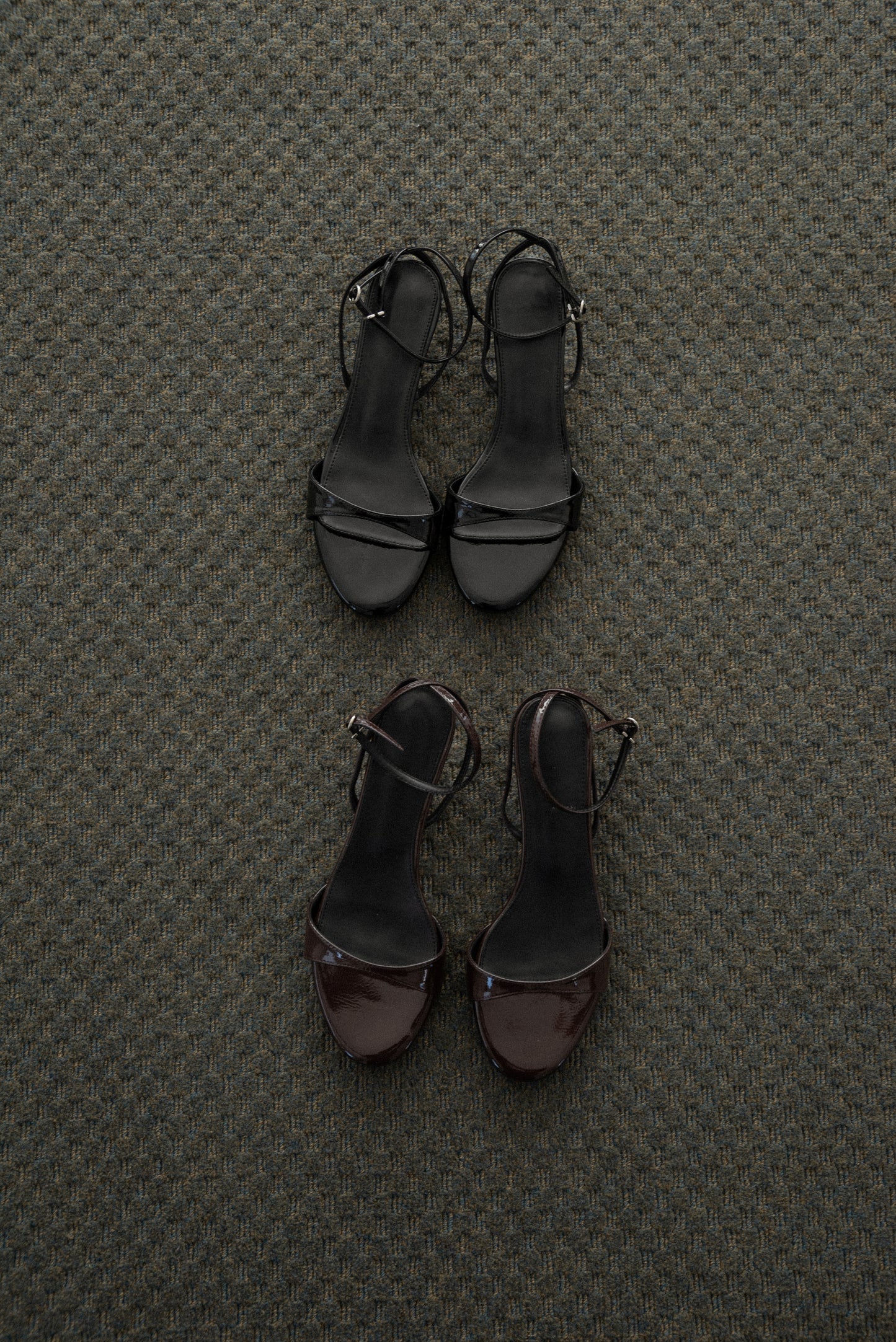 slim strap low heel sandal