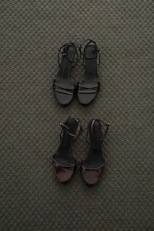 slim strap low heel sandal