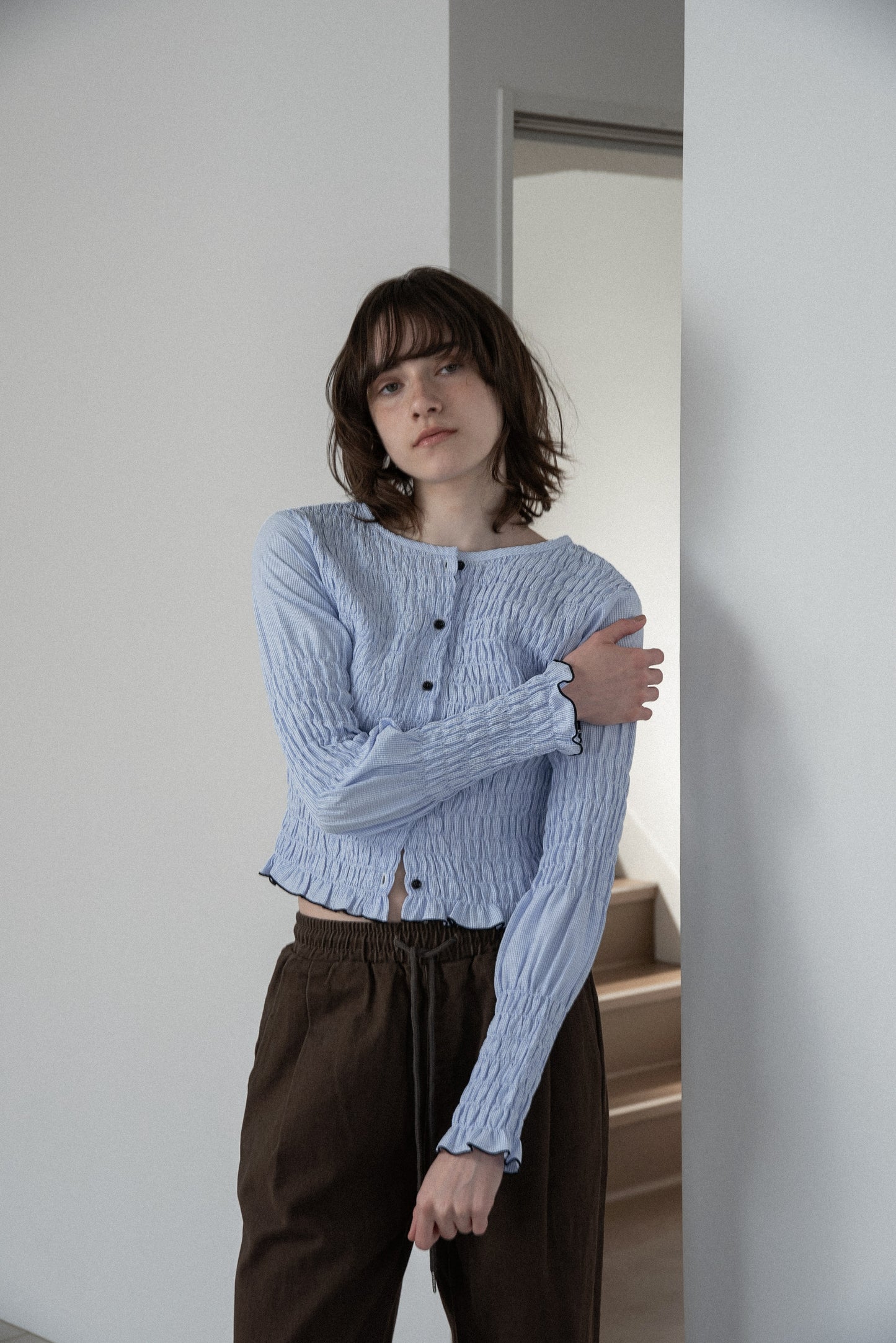 button point random shirring blouse