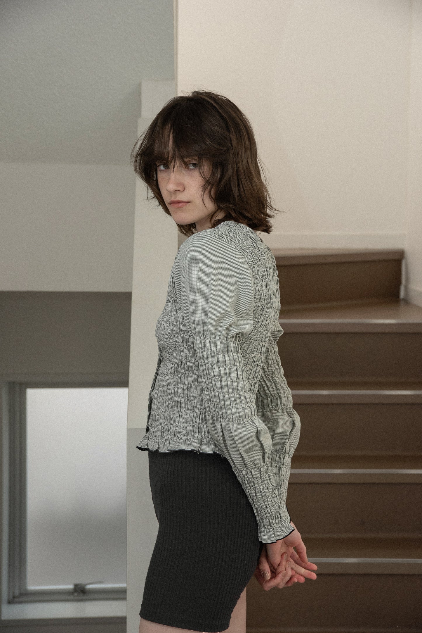 button point random shirring blouse