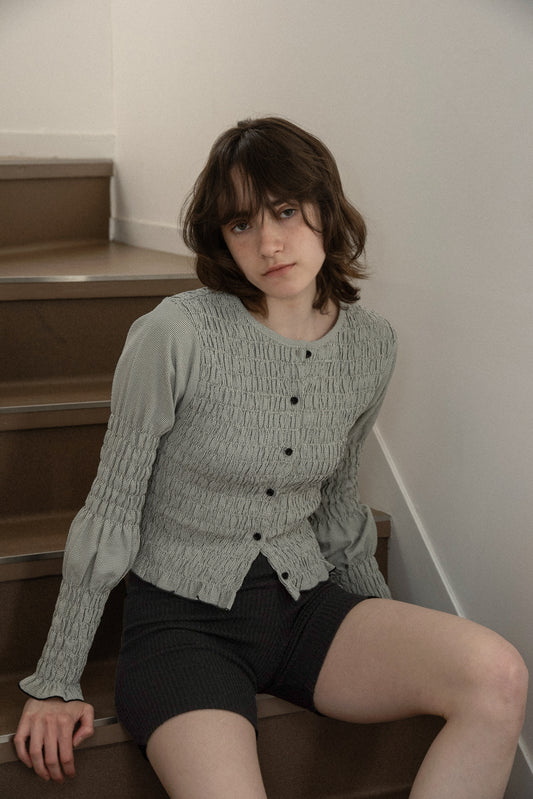 button point random shirring blouse