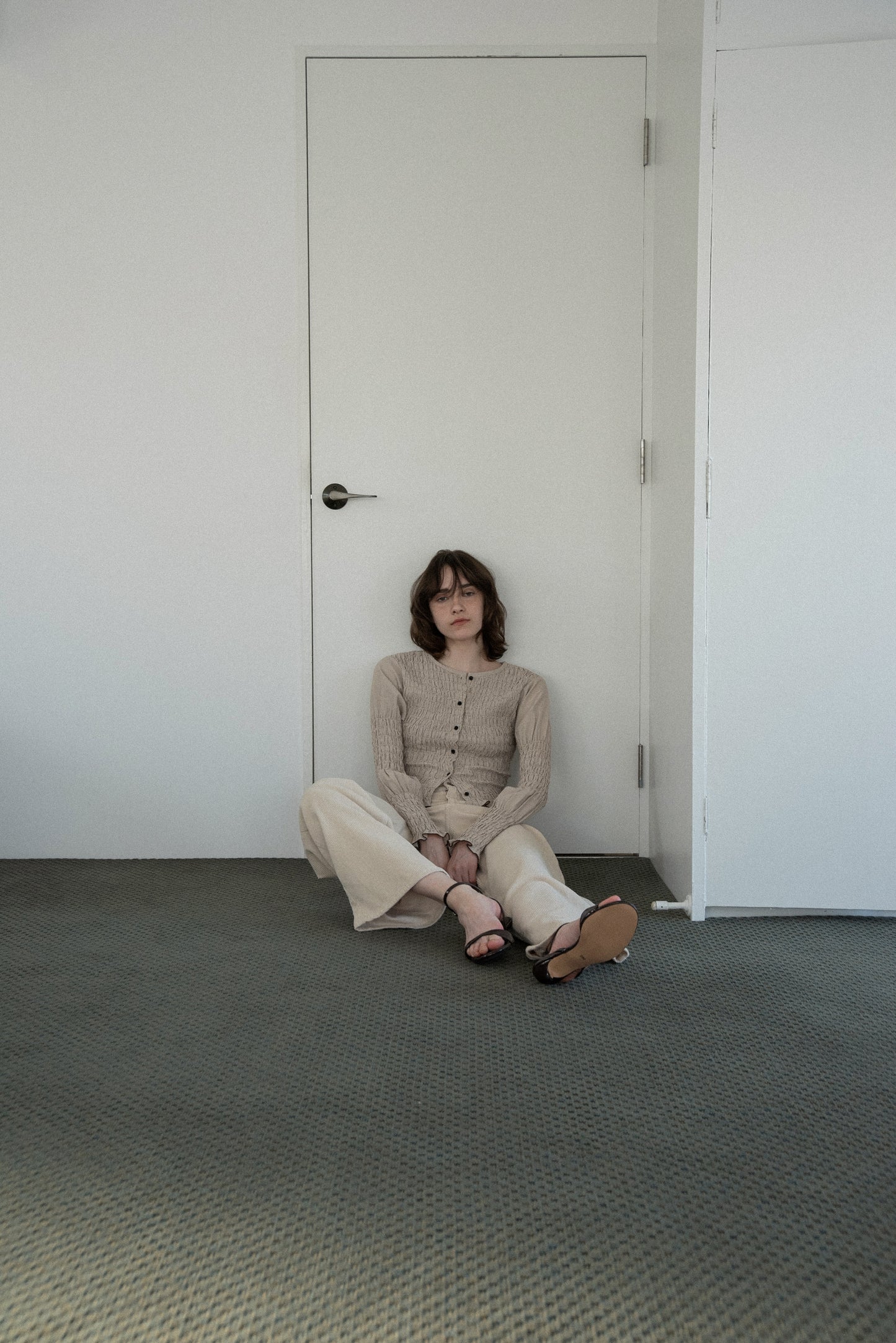 button point random shirring blouse