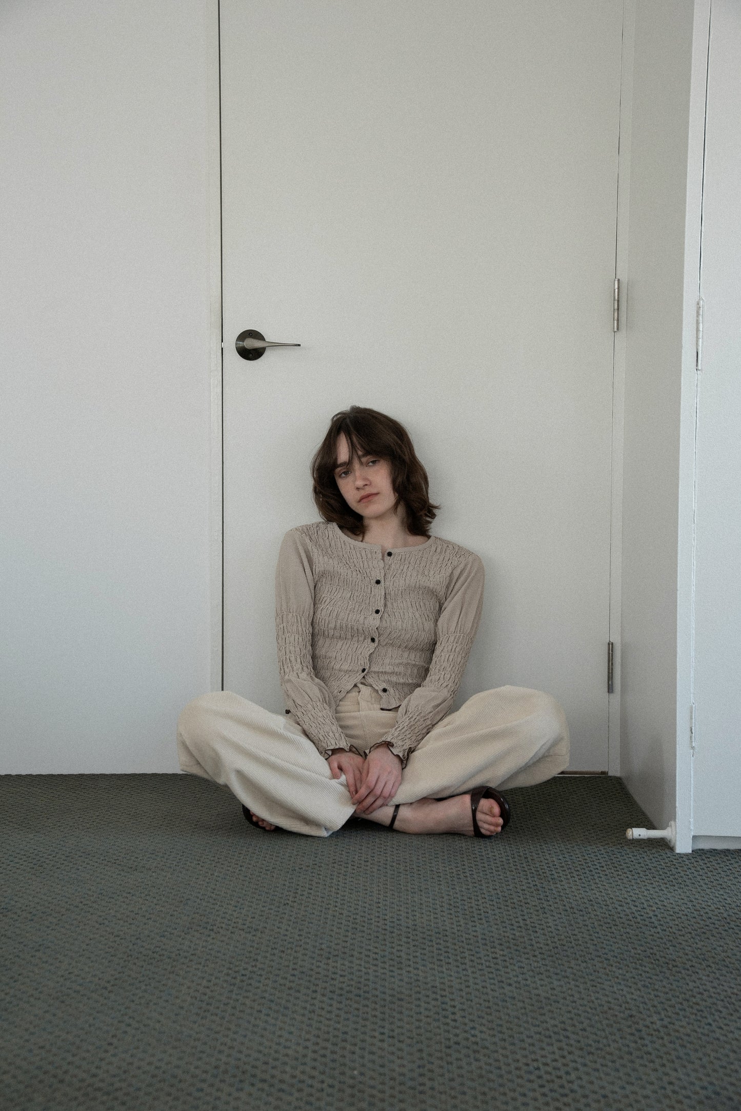 button point random shirring blouse