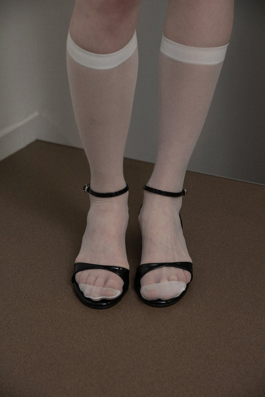 slim strap low heel sandal