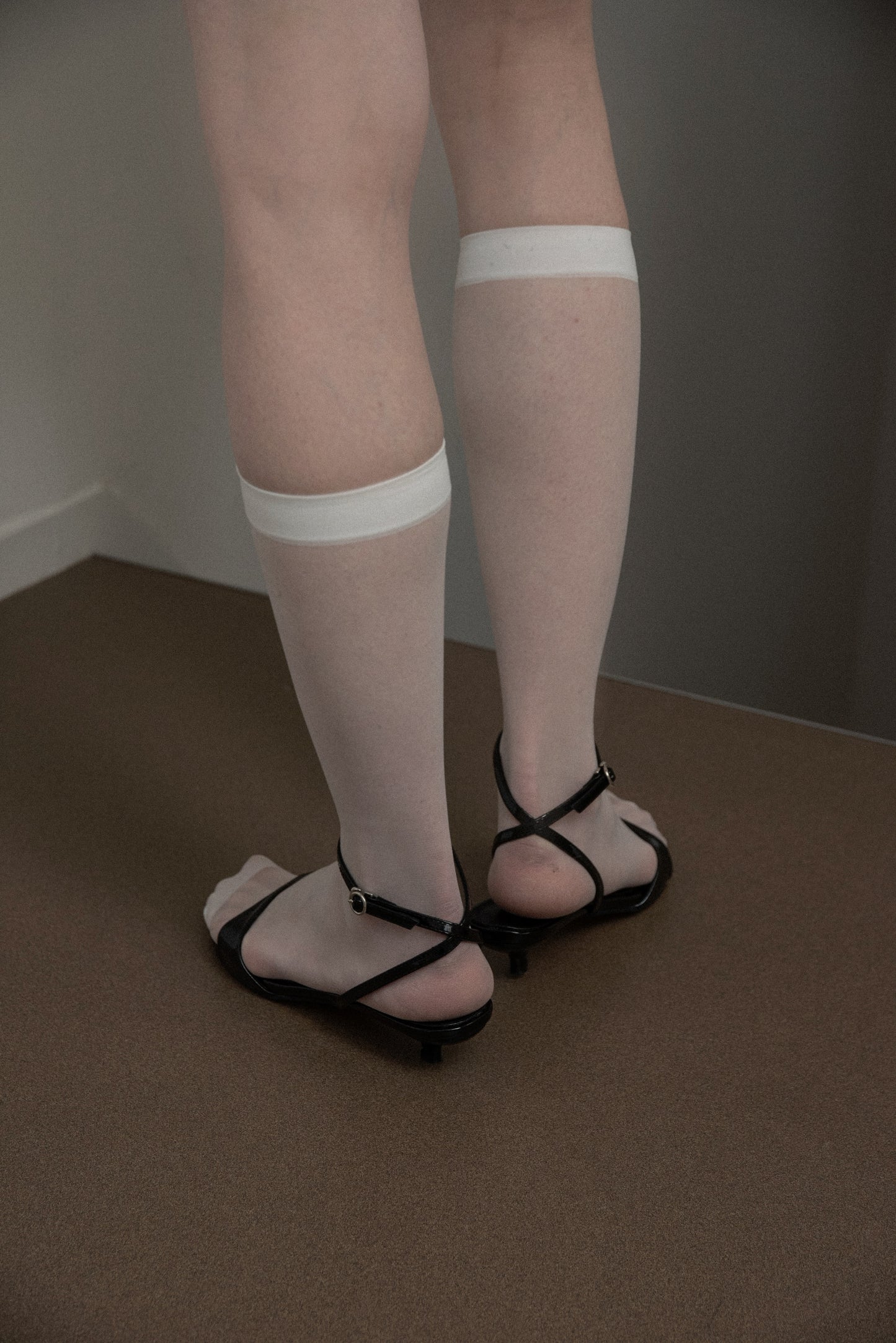 slim strap low heel sandal