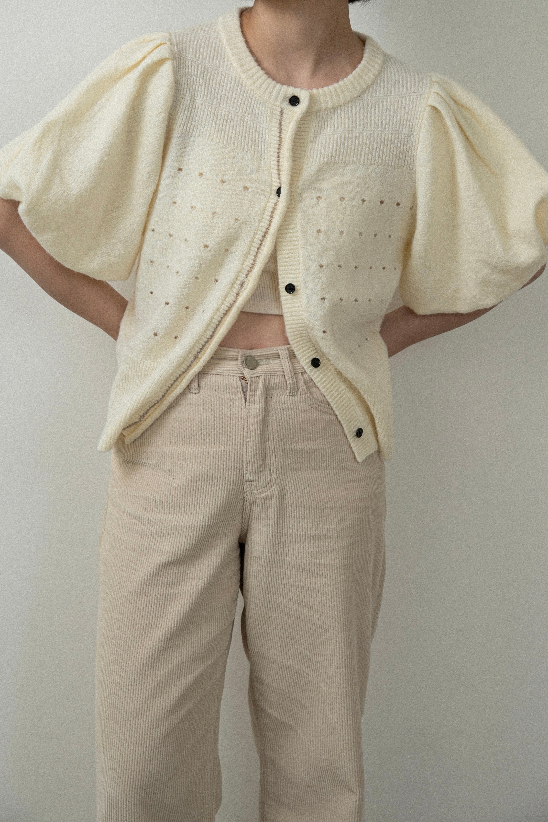 front curl line puff sleeve tops – eim online（エイム オンライン）